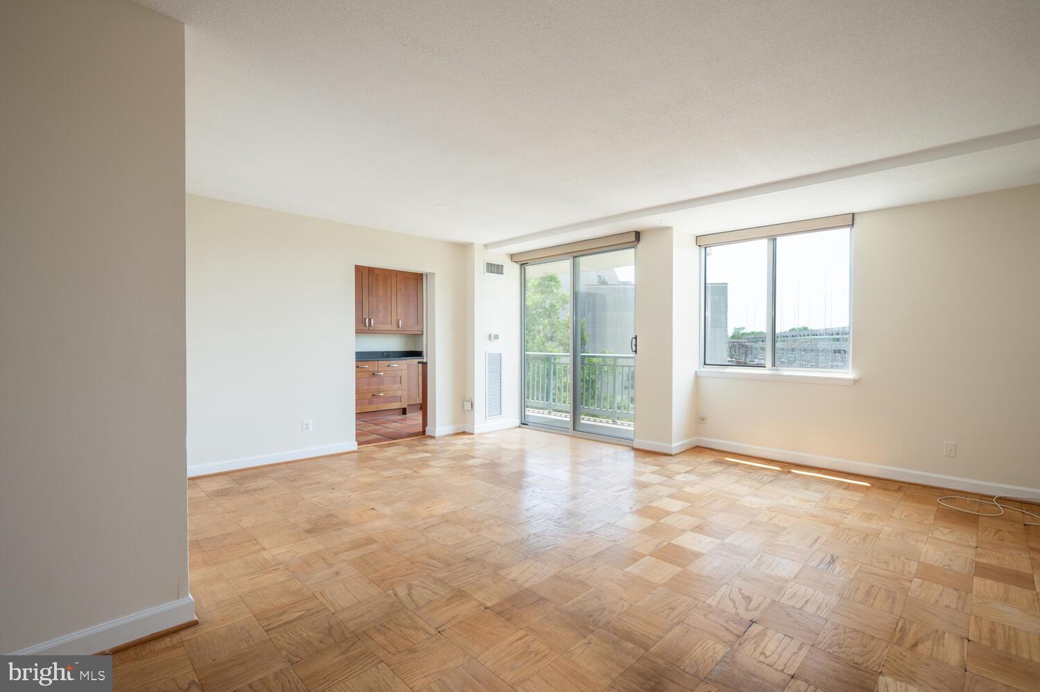 MARINA TOWERS - Residential Lease