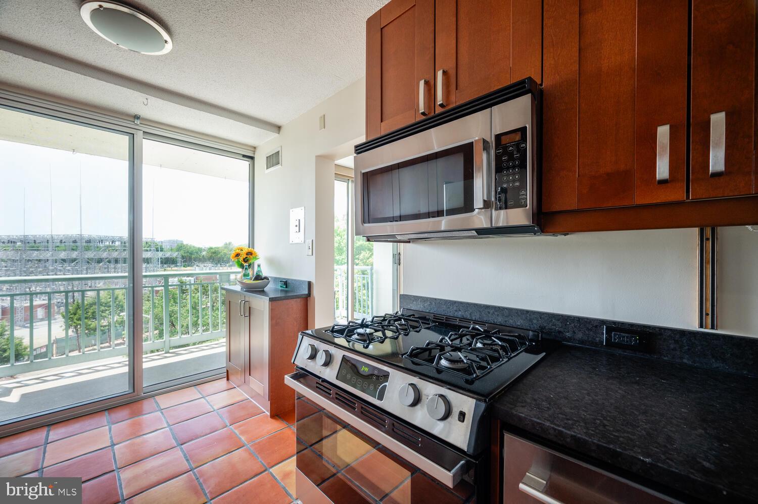 MARINA TOWERS - Residential Lease