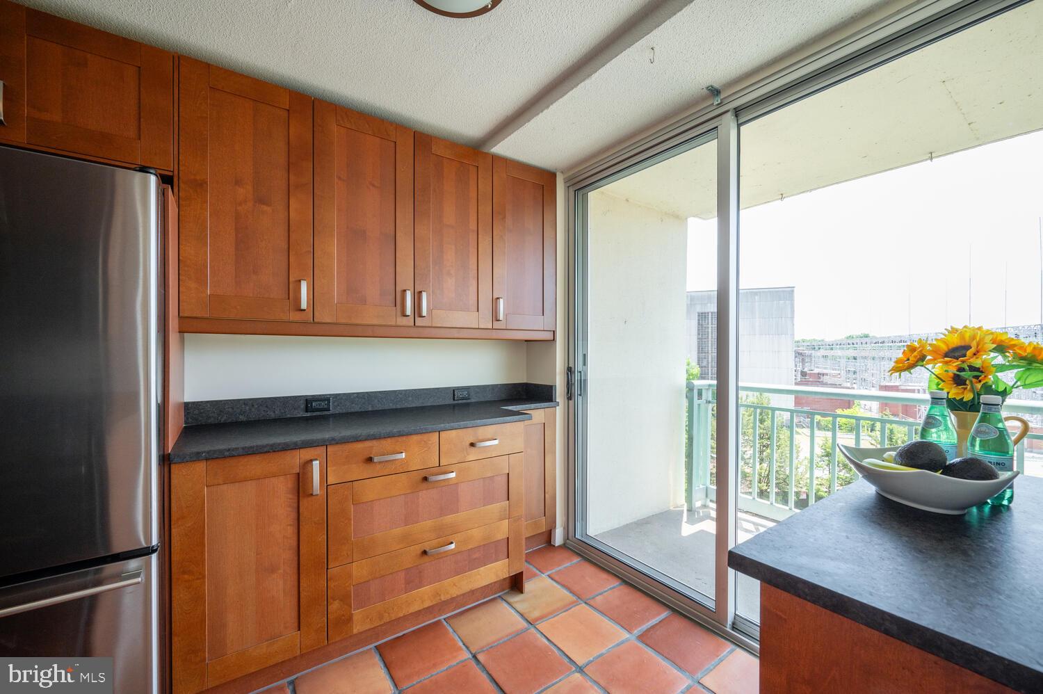 MARINA TOWERS - Residential Lease