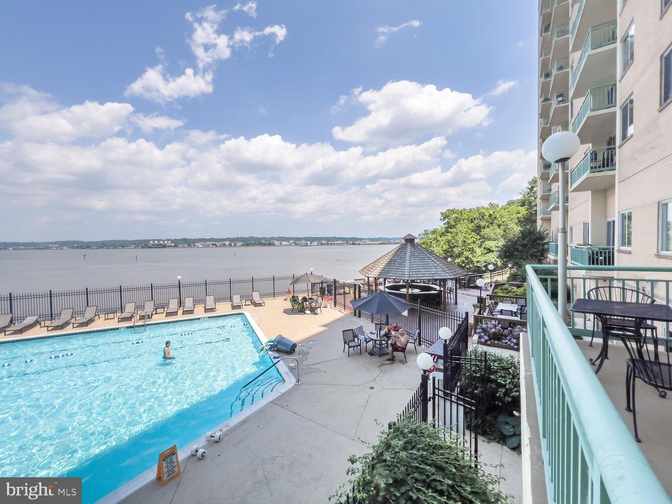 MARINA TOWERS - Residential Lease