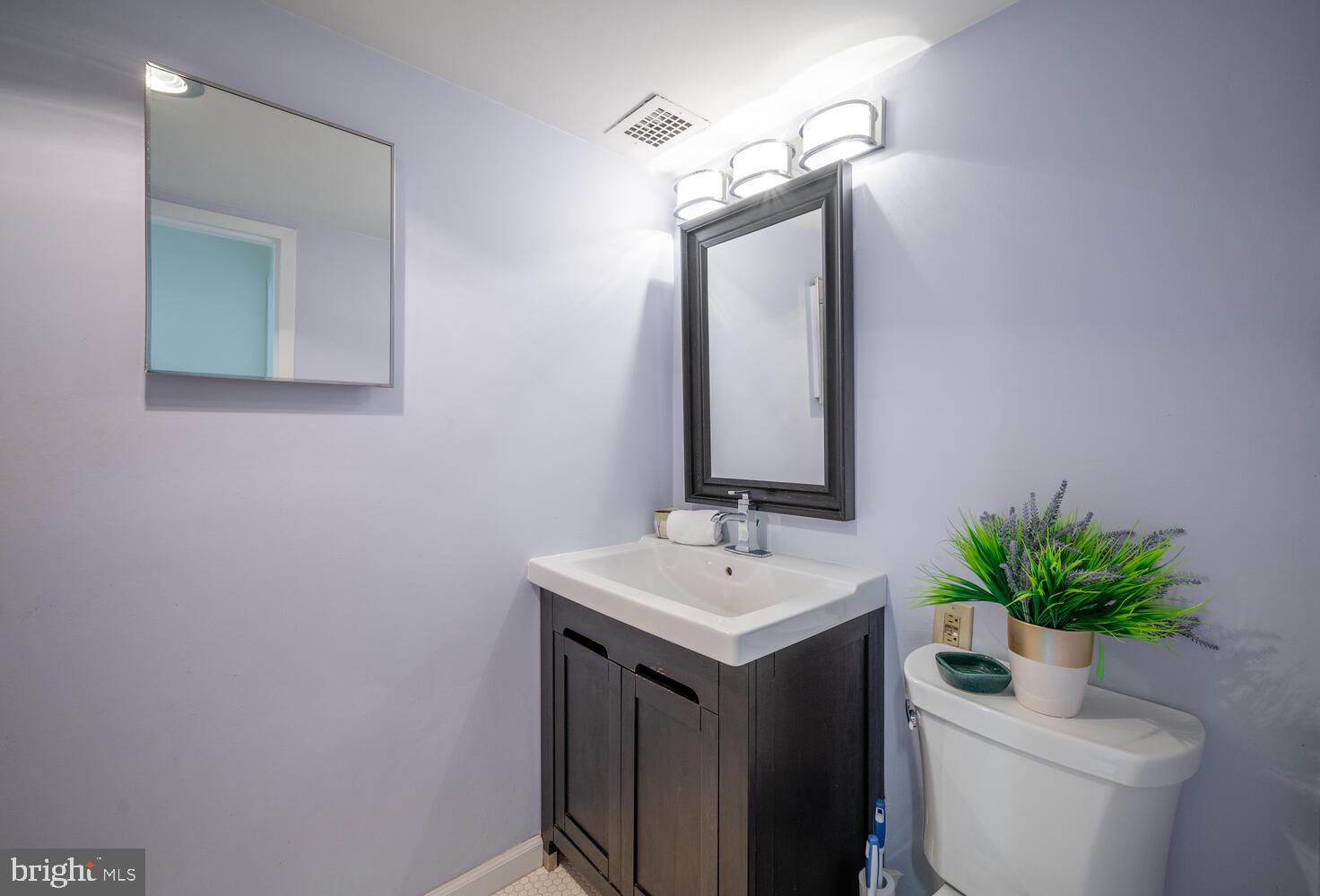 MARINA TOWERS - Residential Lease