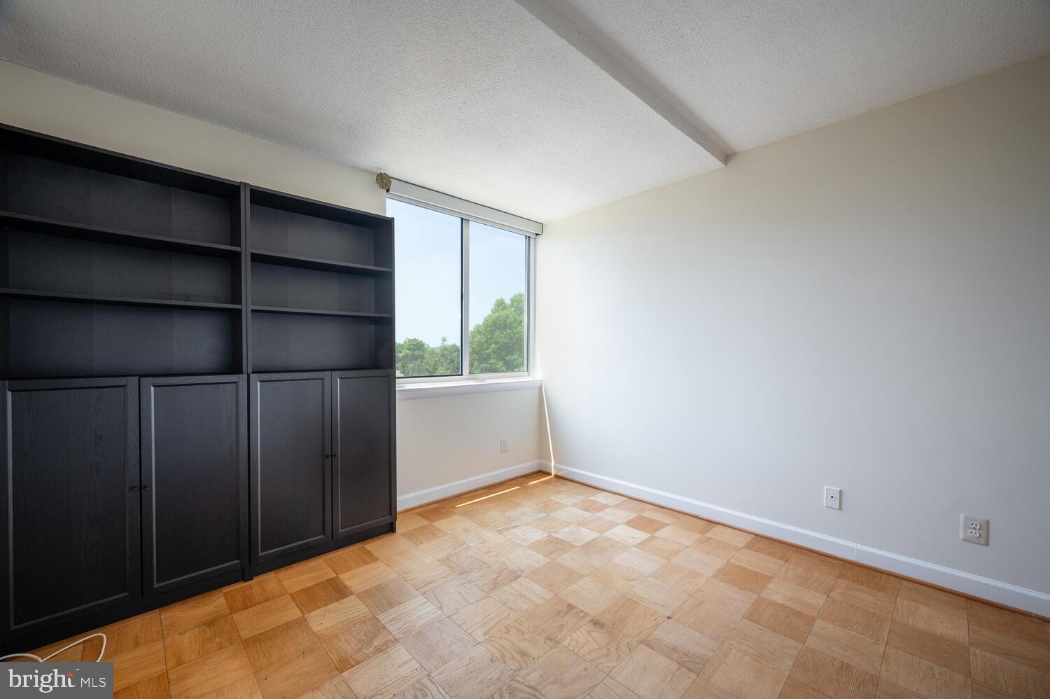 MARINA TOWERS - Residential Lease