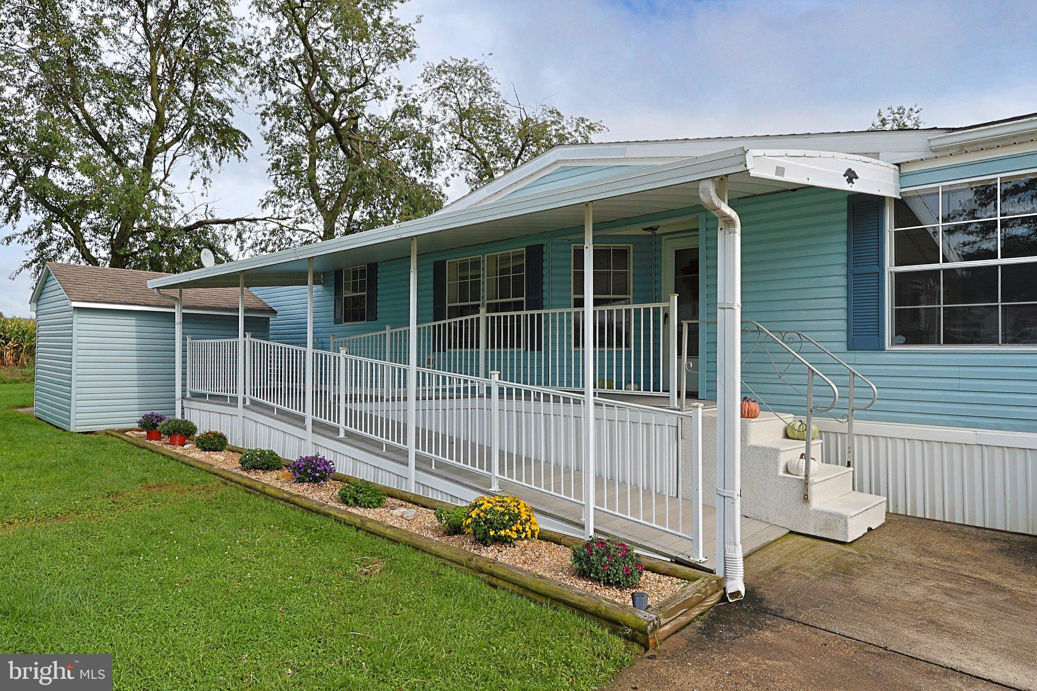 726 PINE BOULEVARD