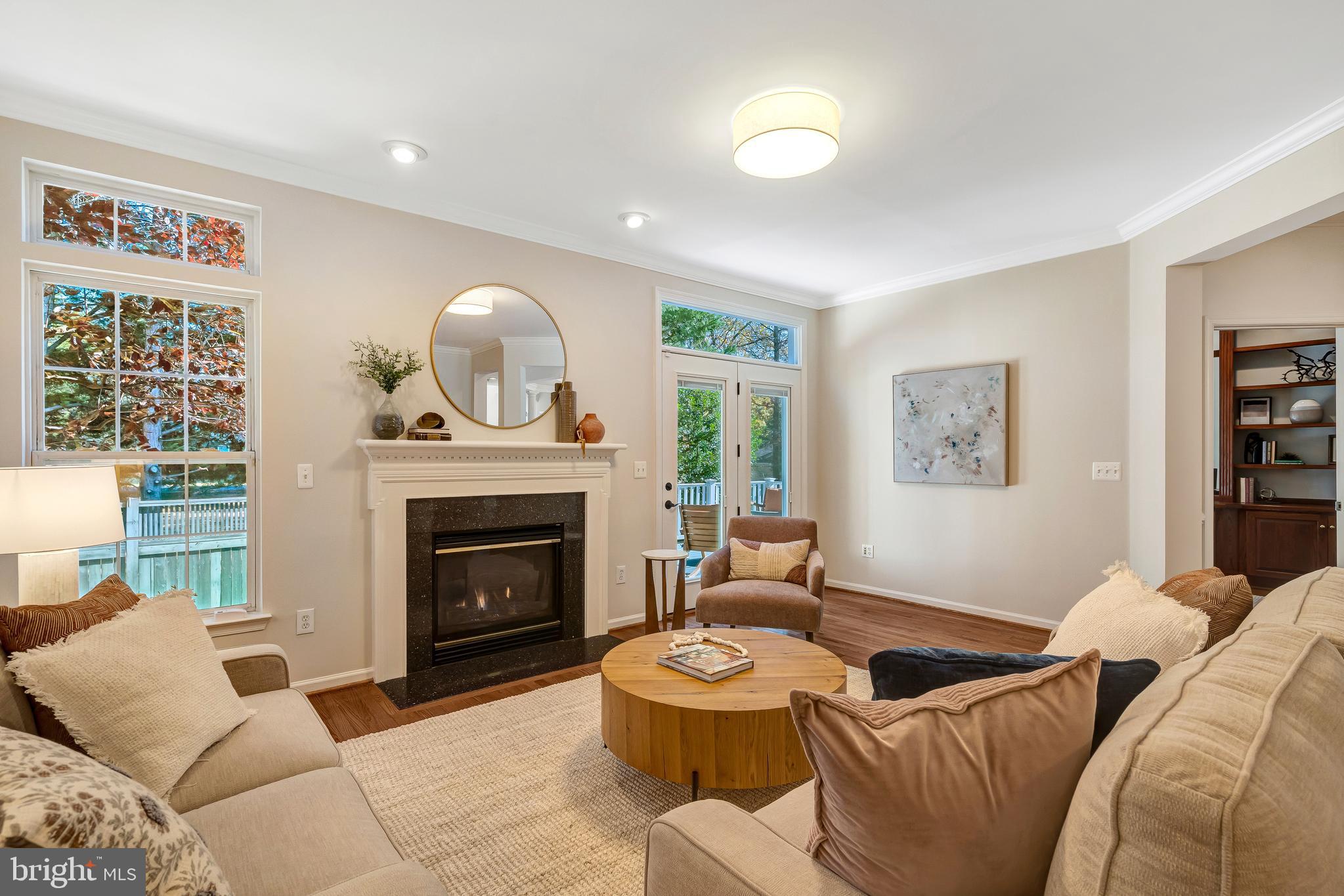 LORTON TOWN CNTR LANDBAY - Residential