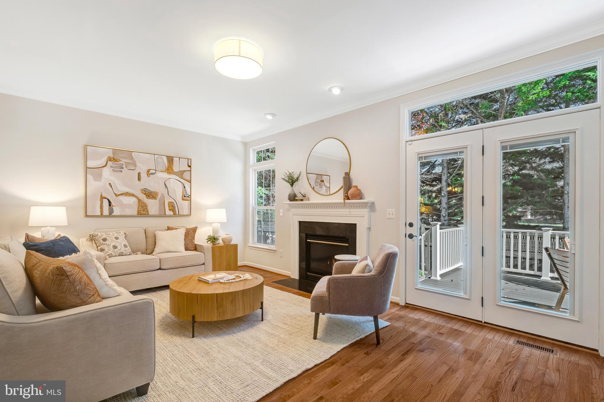 LORTON TOWN CNTR LANDBAY - Residential