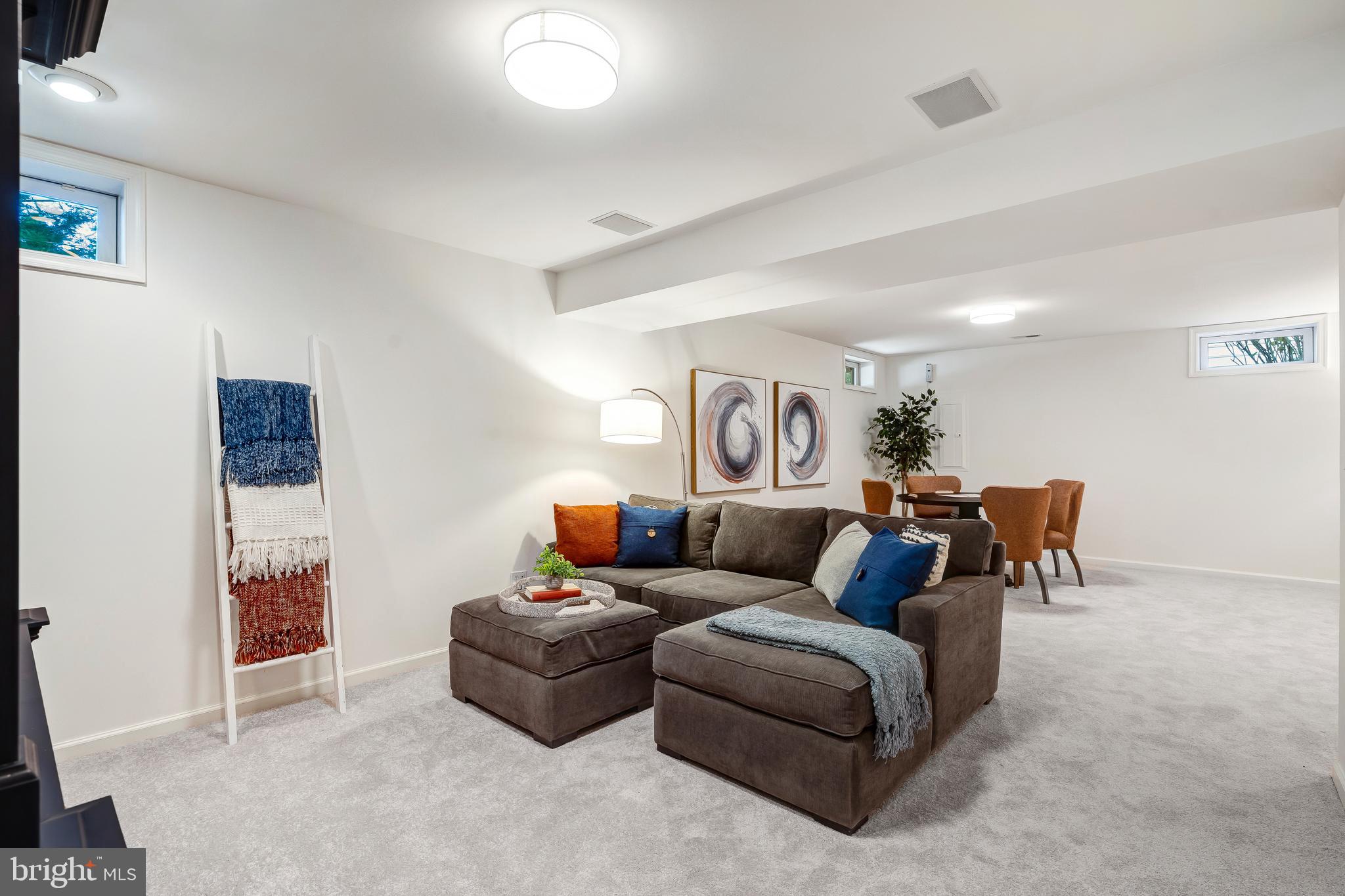 LORTON TOWN CNTR LANDBAY - Residential