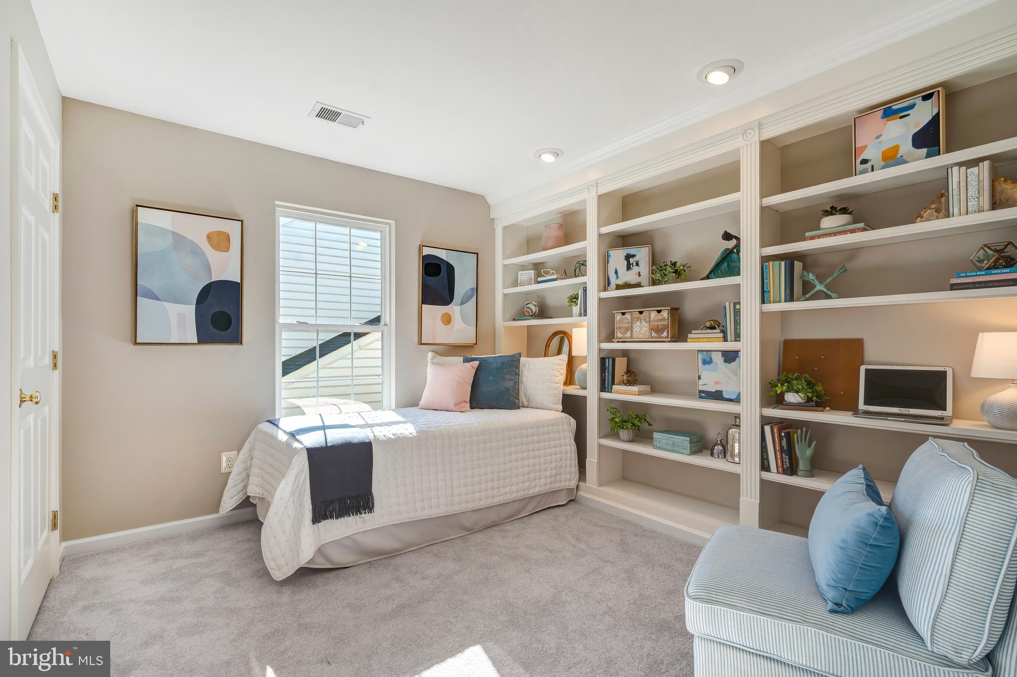 LORTON TOWN CNTR LANDBAY - Residential