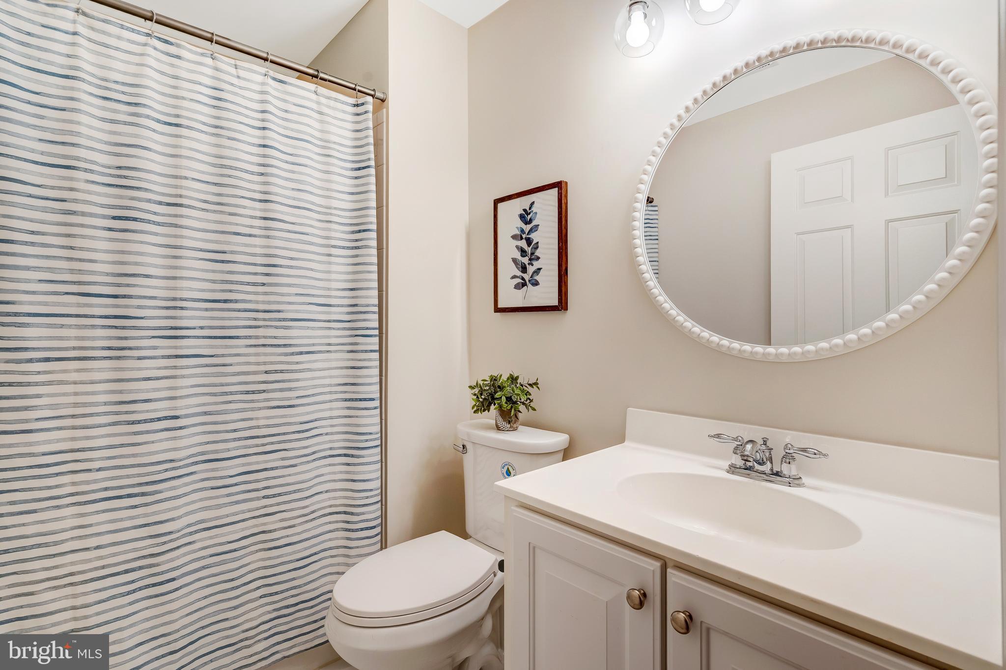 LORTON TOWN CNTR LANDBAY - Residential