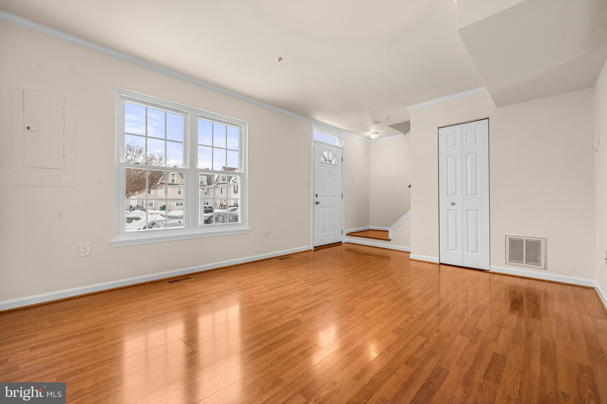 BURNT OAKS - Residential