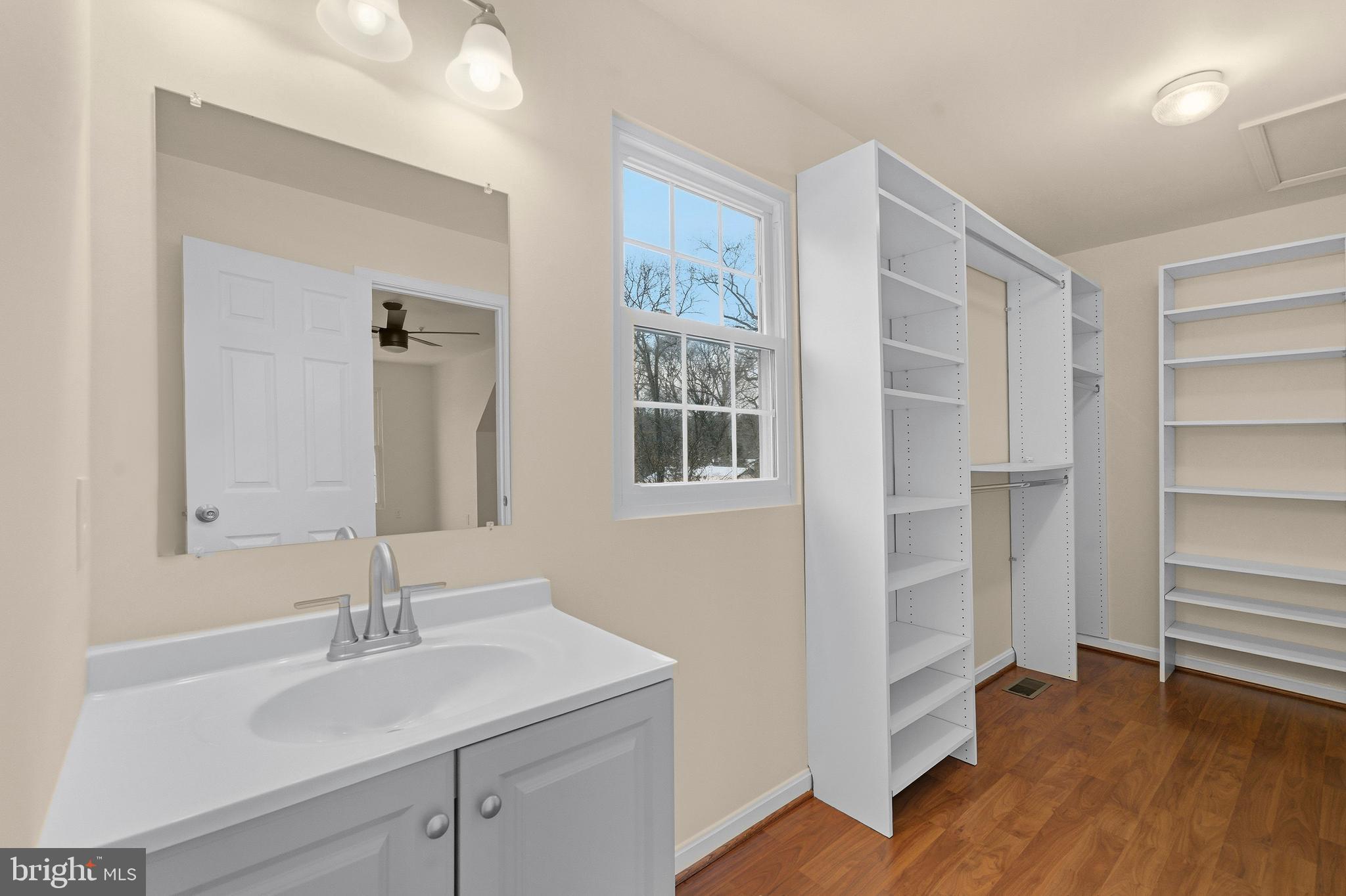 BURNT OAKS - Residential