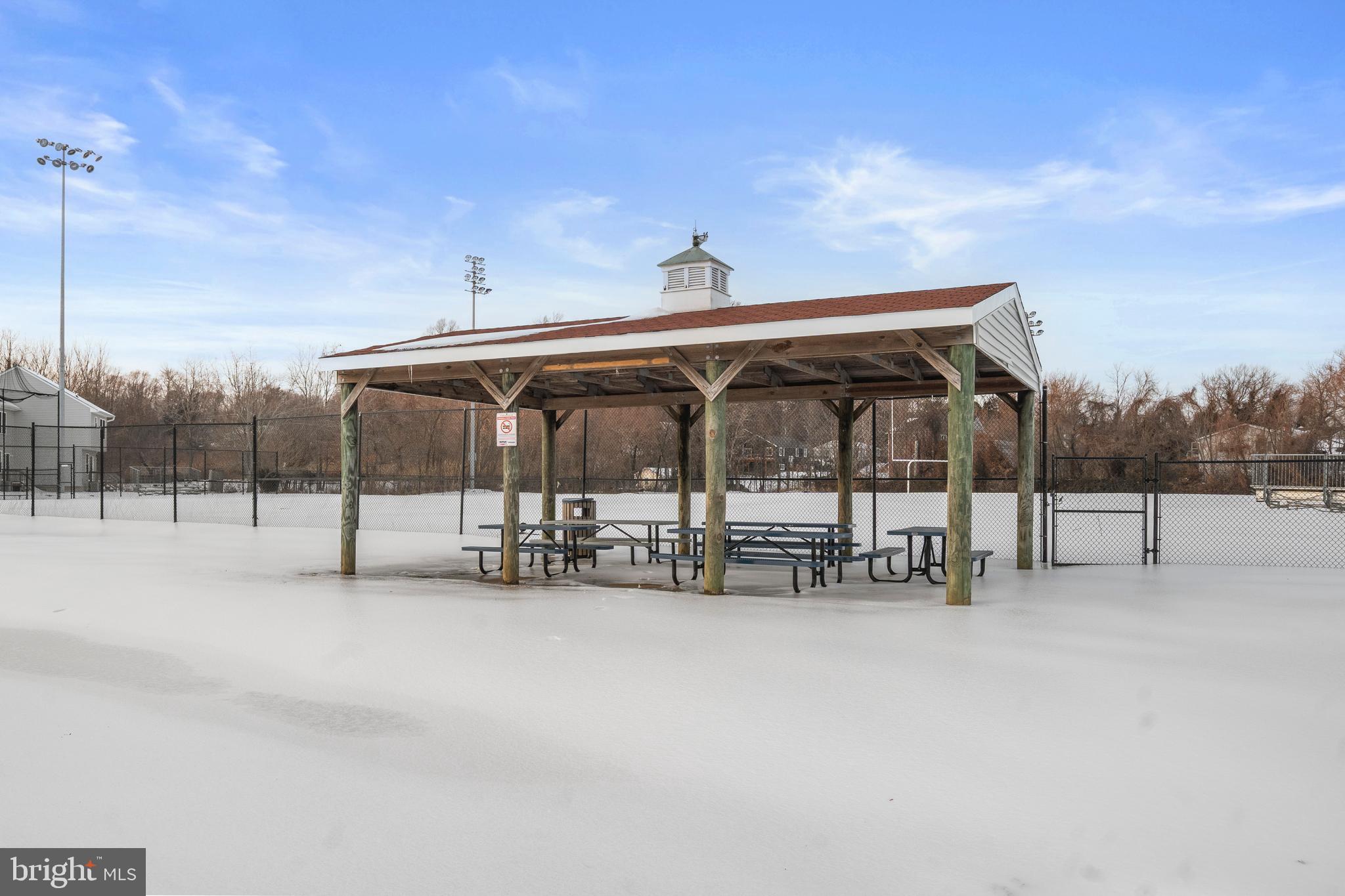 BURNT OAKS - Residential