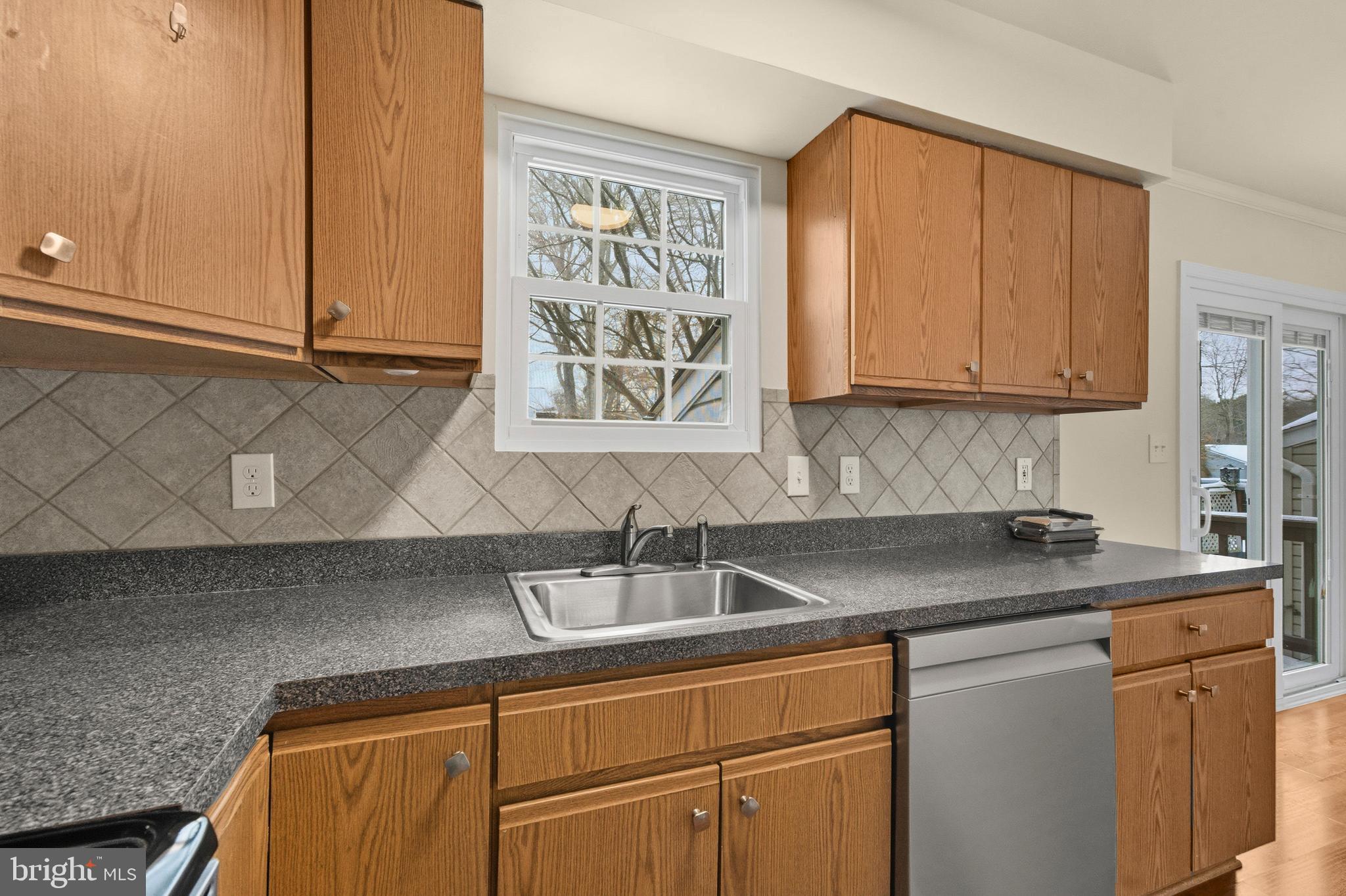 BURNT OAKS - Residential