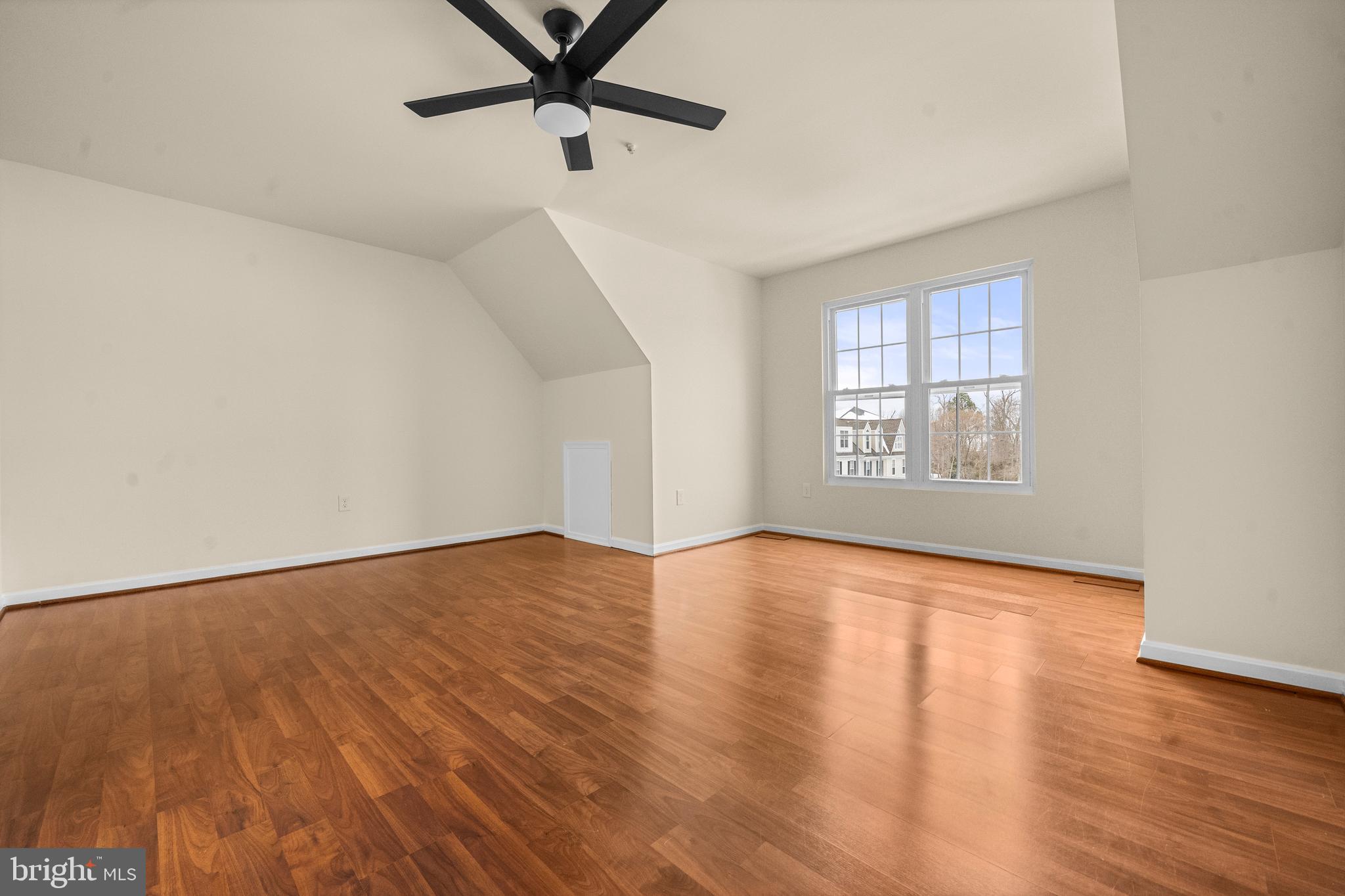 BURNT OAKS - Residential