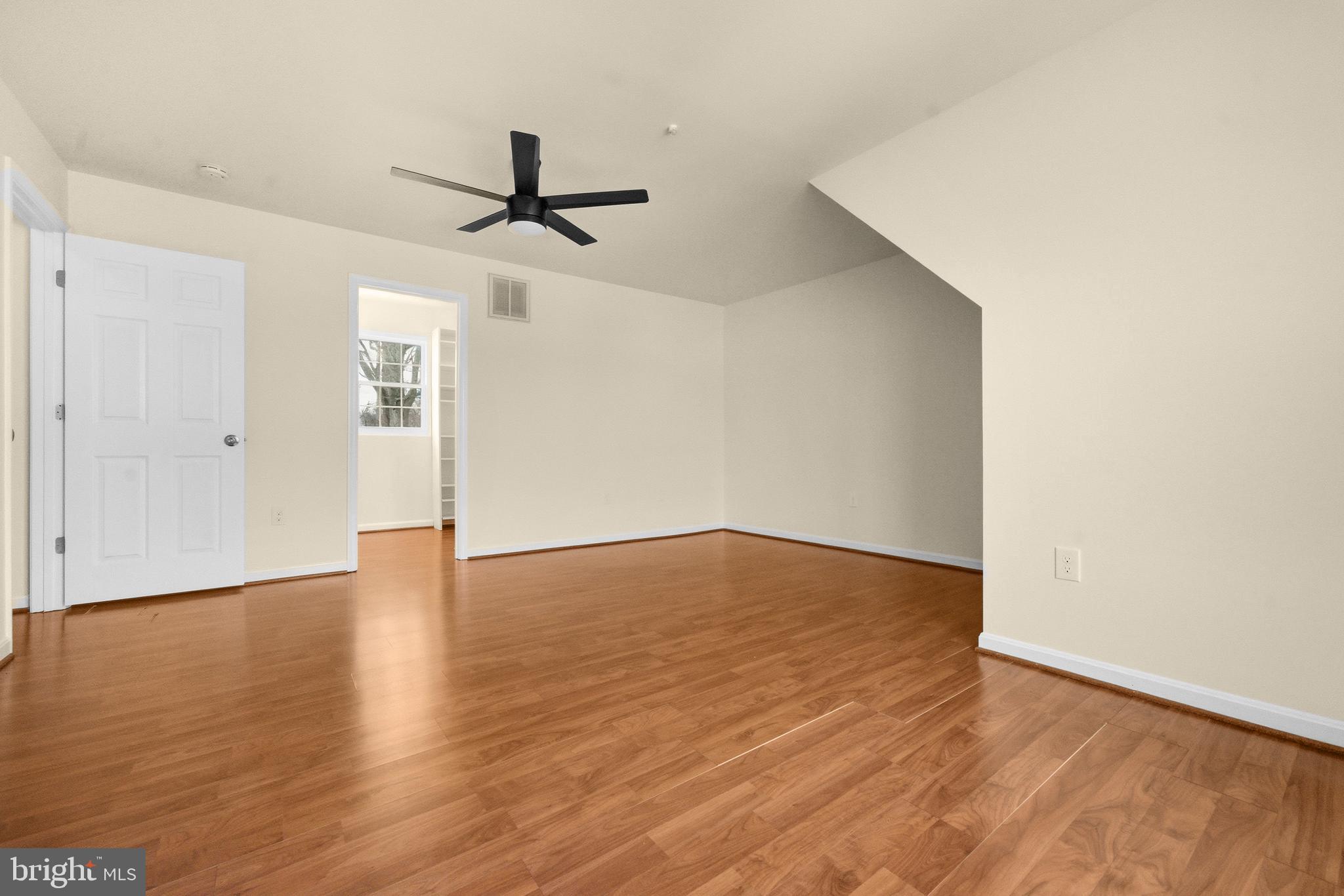 BURNT OAKS - Residential