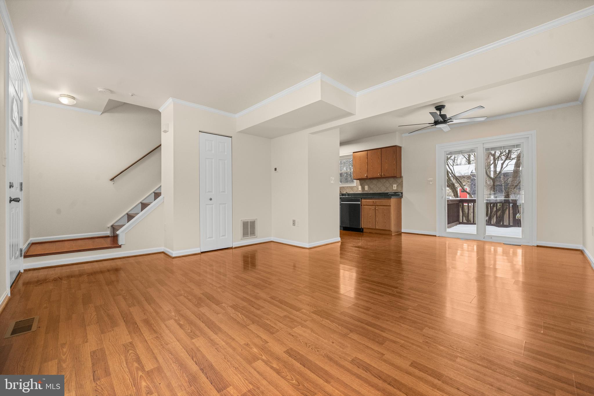 BURNT OAKS - Residential