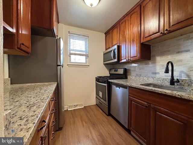 MEDFIELD - Residential