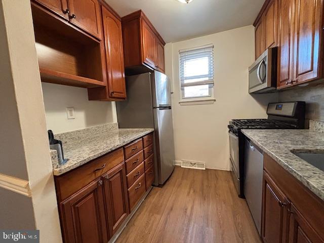 MEDFIELD - Residential