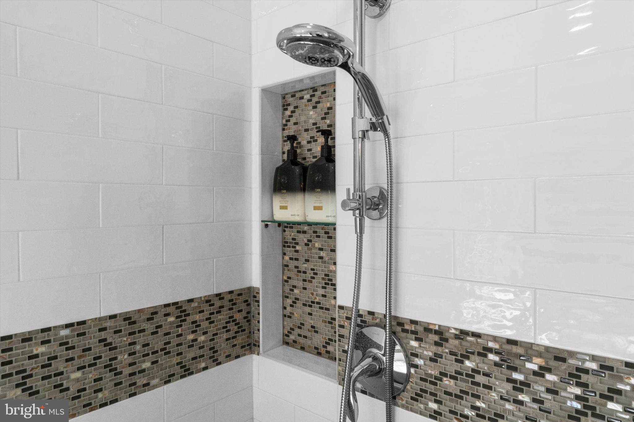 LOWES ISLAND/CASCADES - Residential