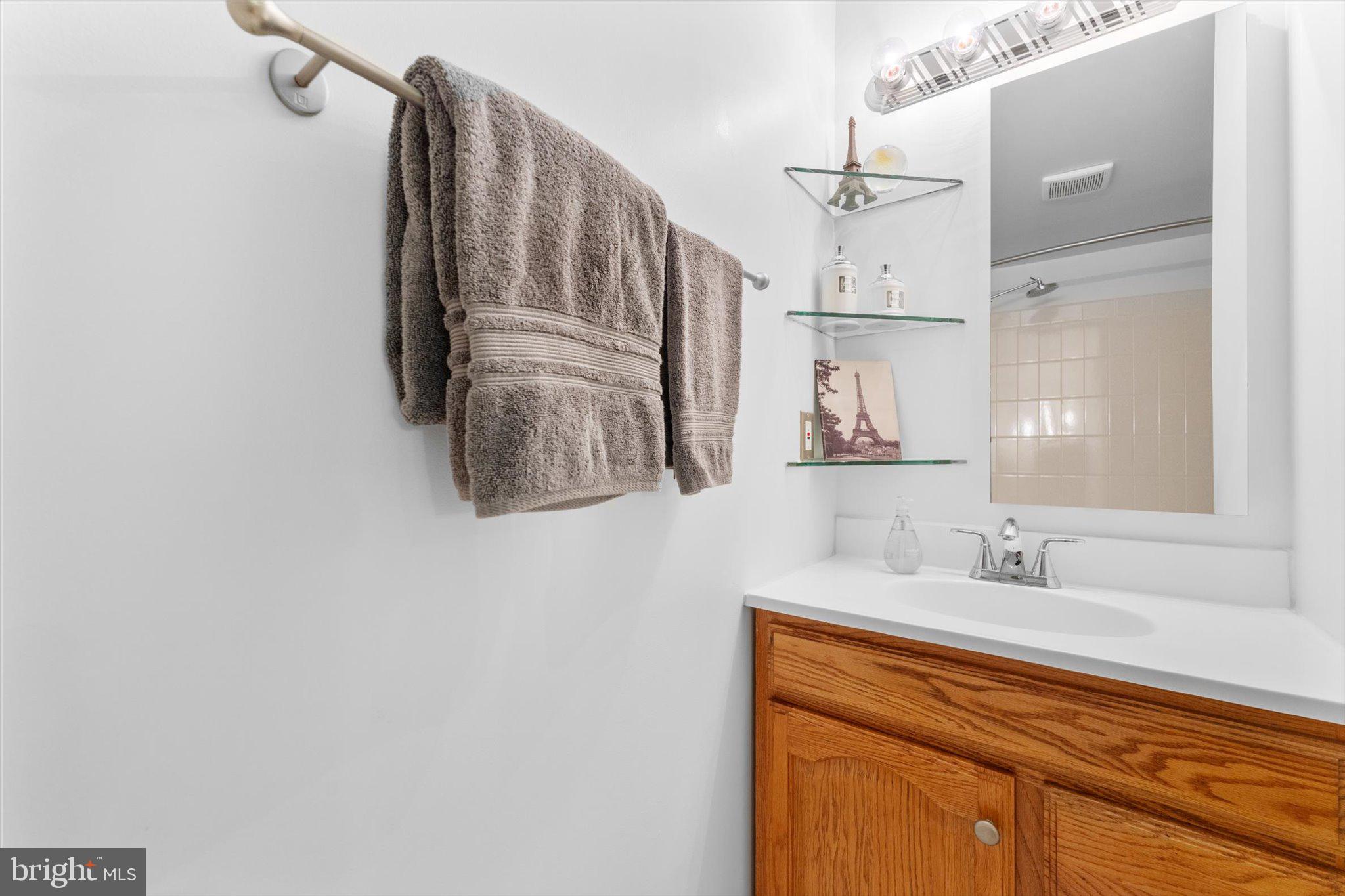 LOWES ISLAND/CASCADES - Residential