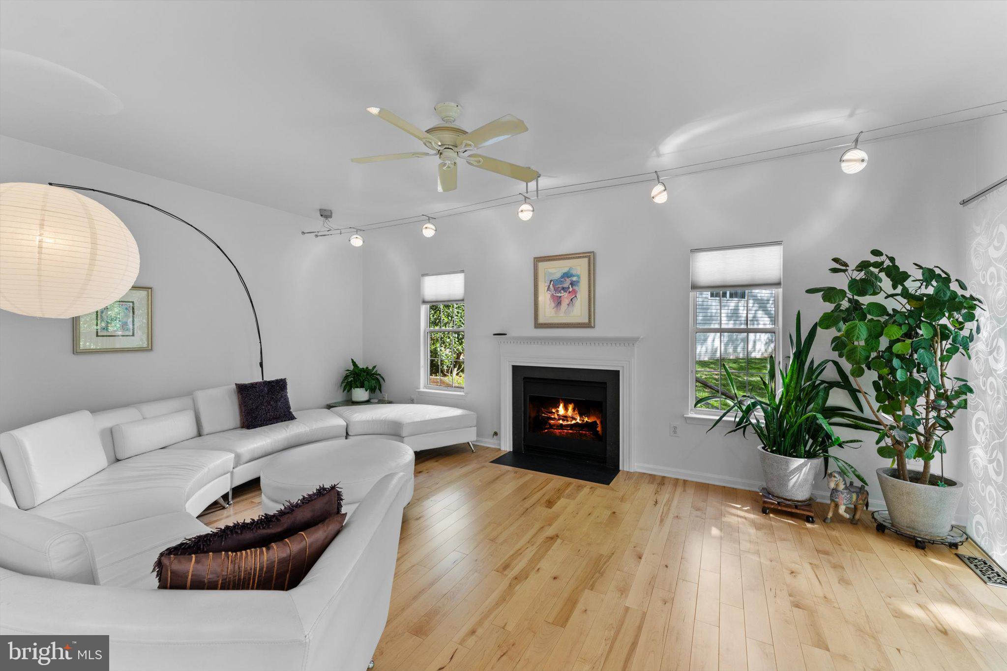 LOWES ISLAND/CASCADES - Residential