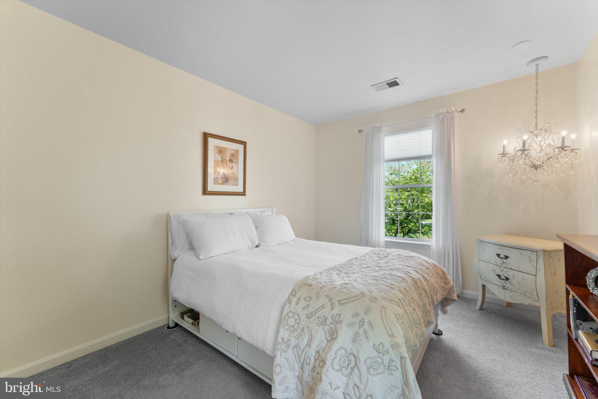 LOWES ISLAND/CASCADES - Residential