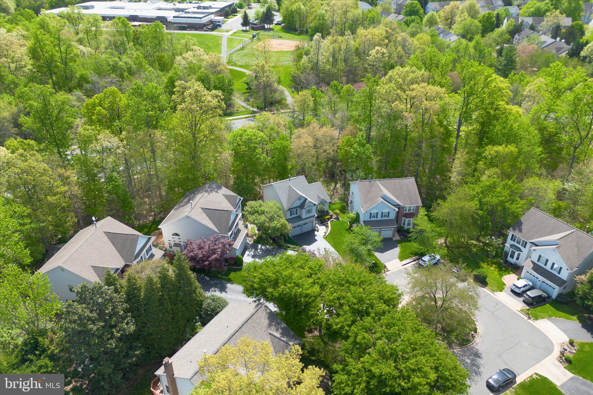 LOWES ISLAND/CASCADES - Residential