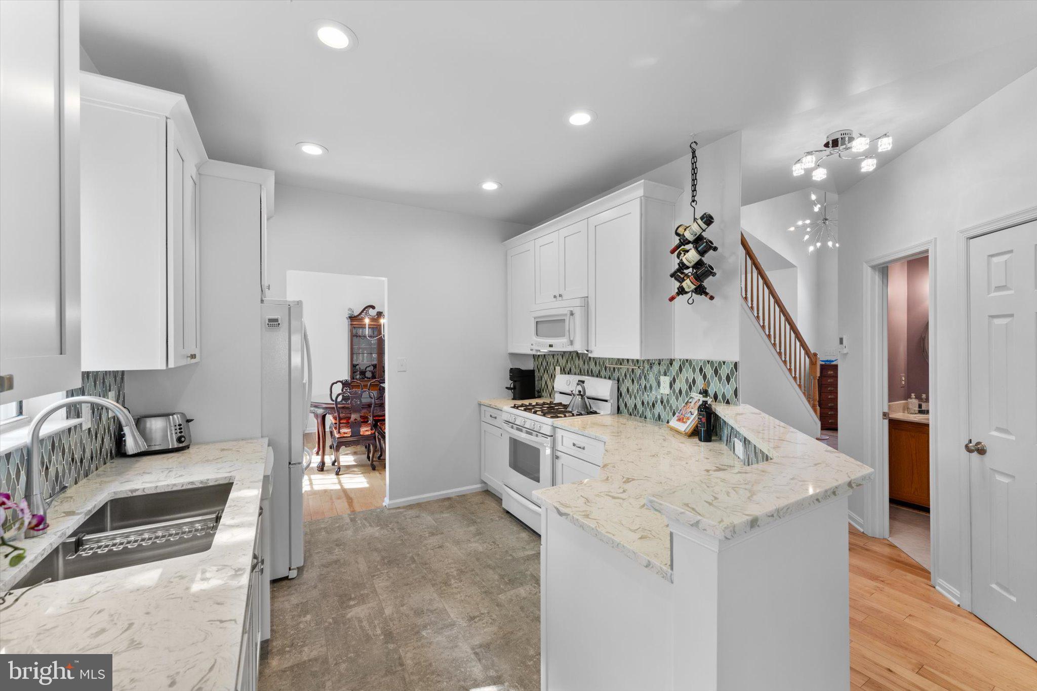 LOWES ISLAND/CASCADES - Residential