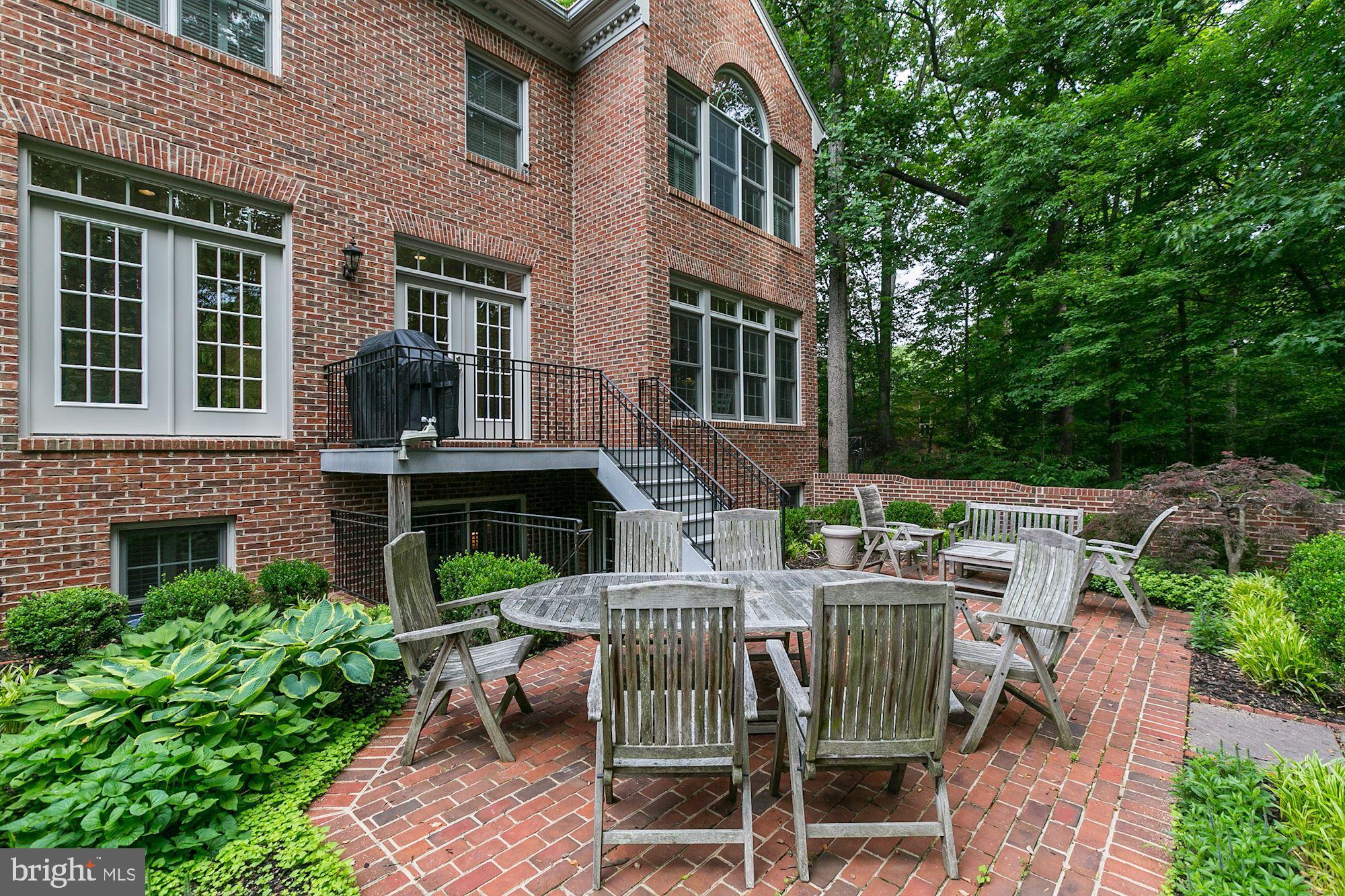 RIVER FALLS - Residential