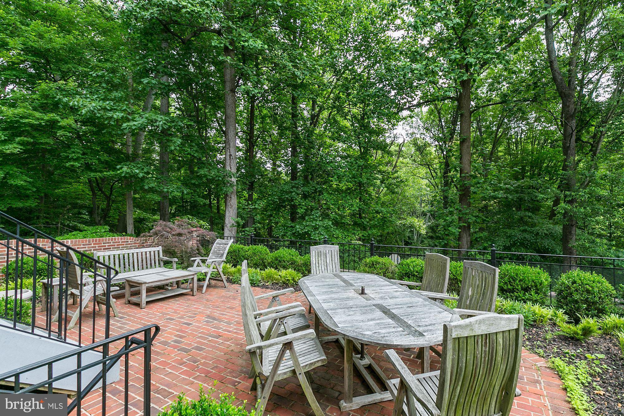 RIVER FALLS - Residential