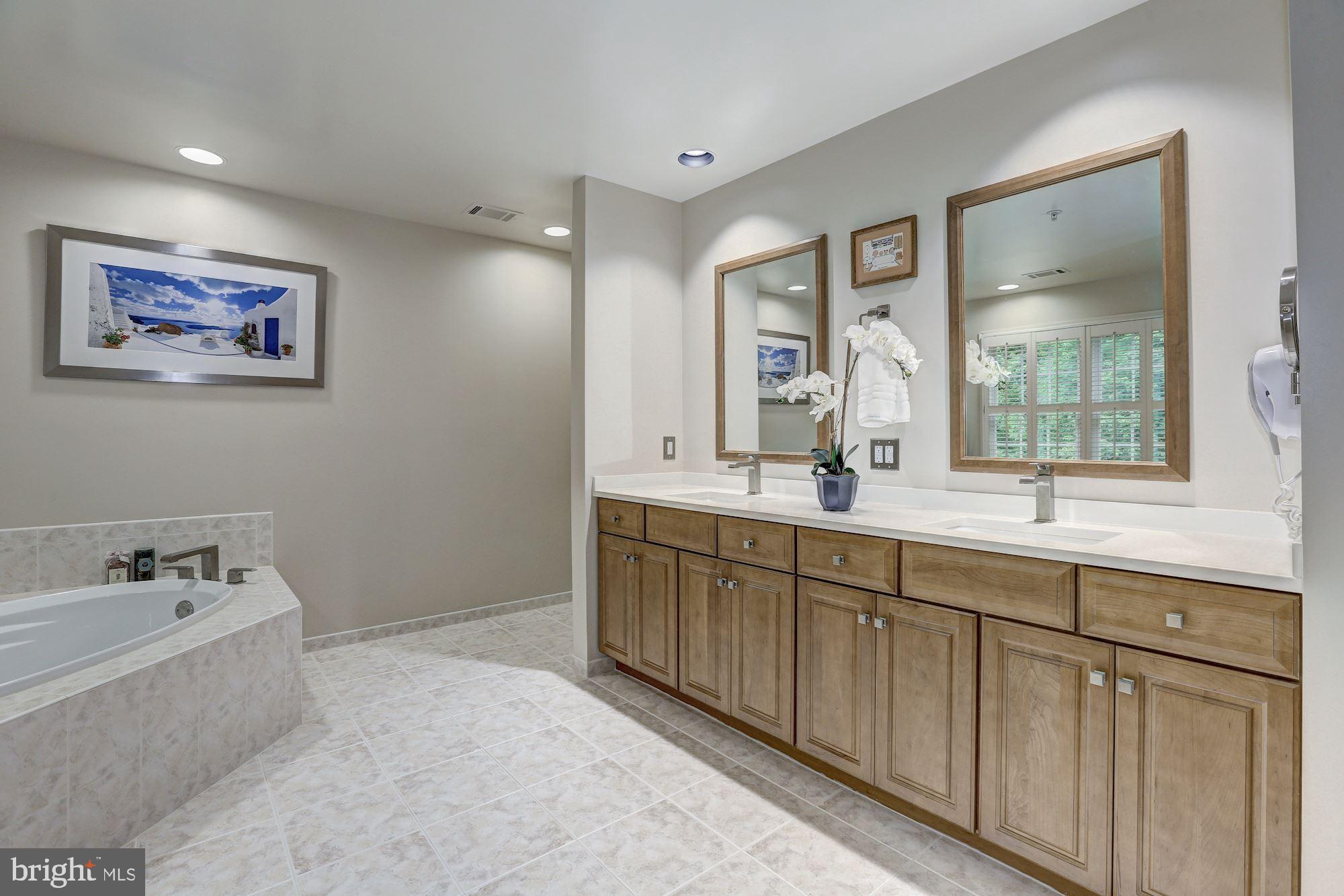 RIVER FALLS - Residential