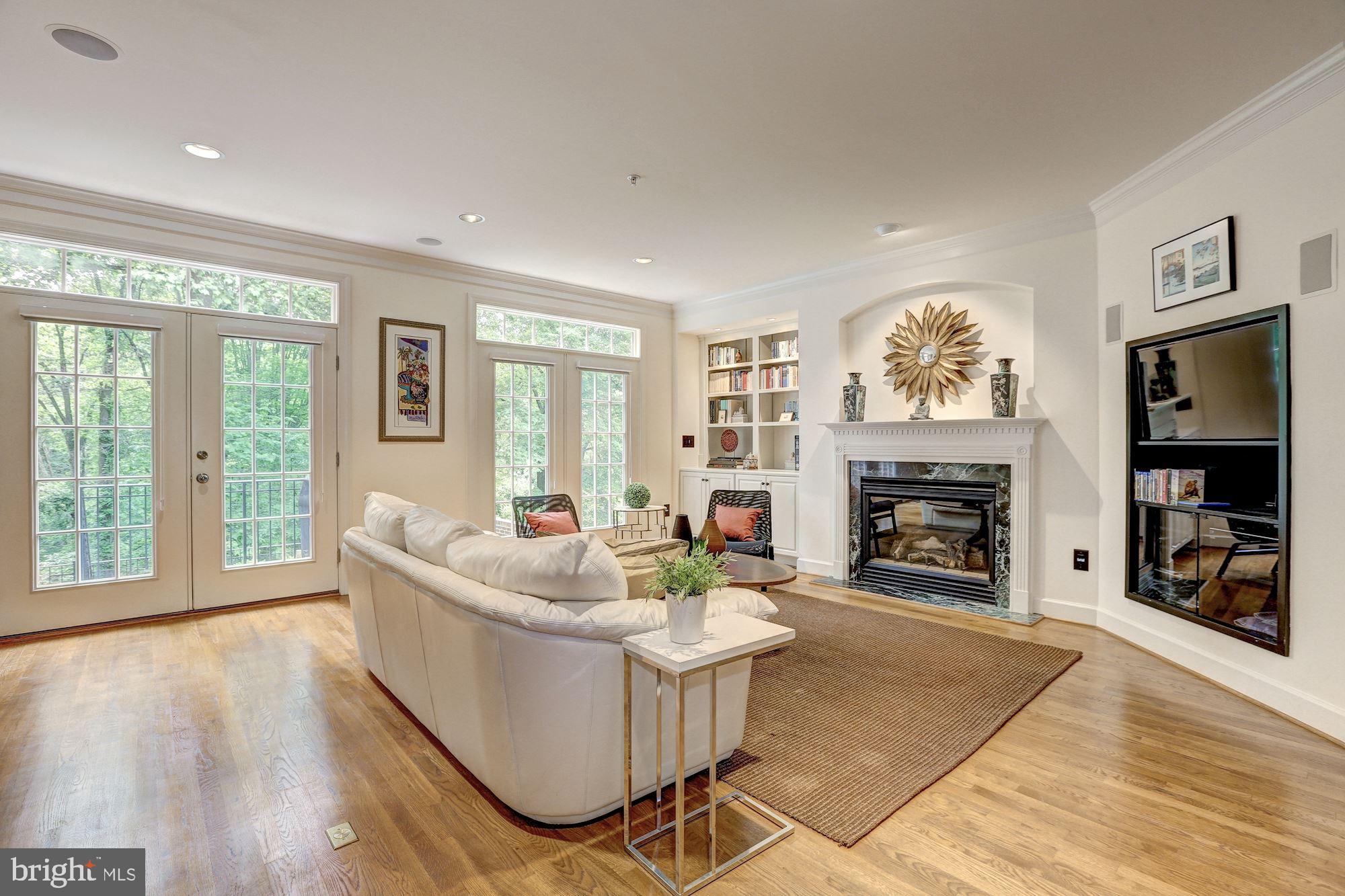 RIVER FALLS - Residential