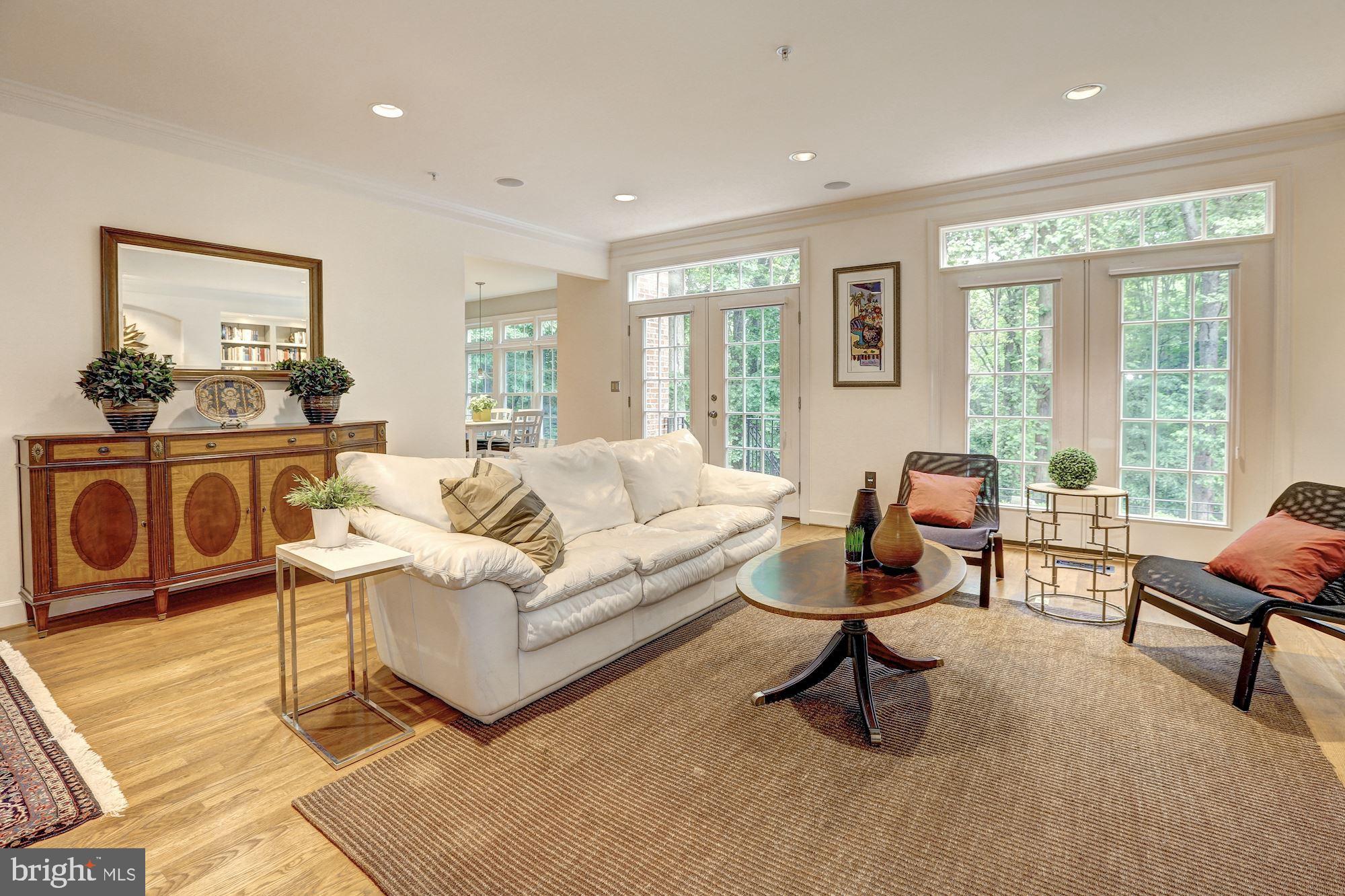 RIVER FALLS - Residential