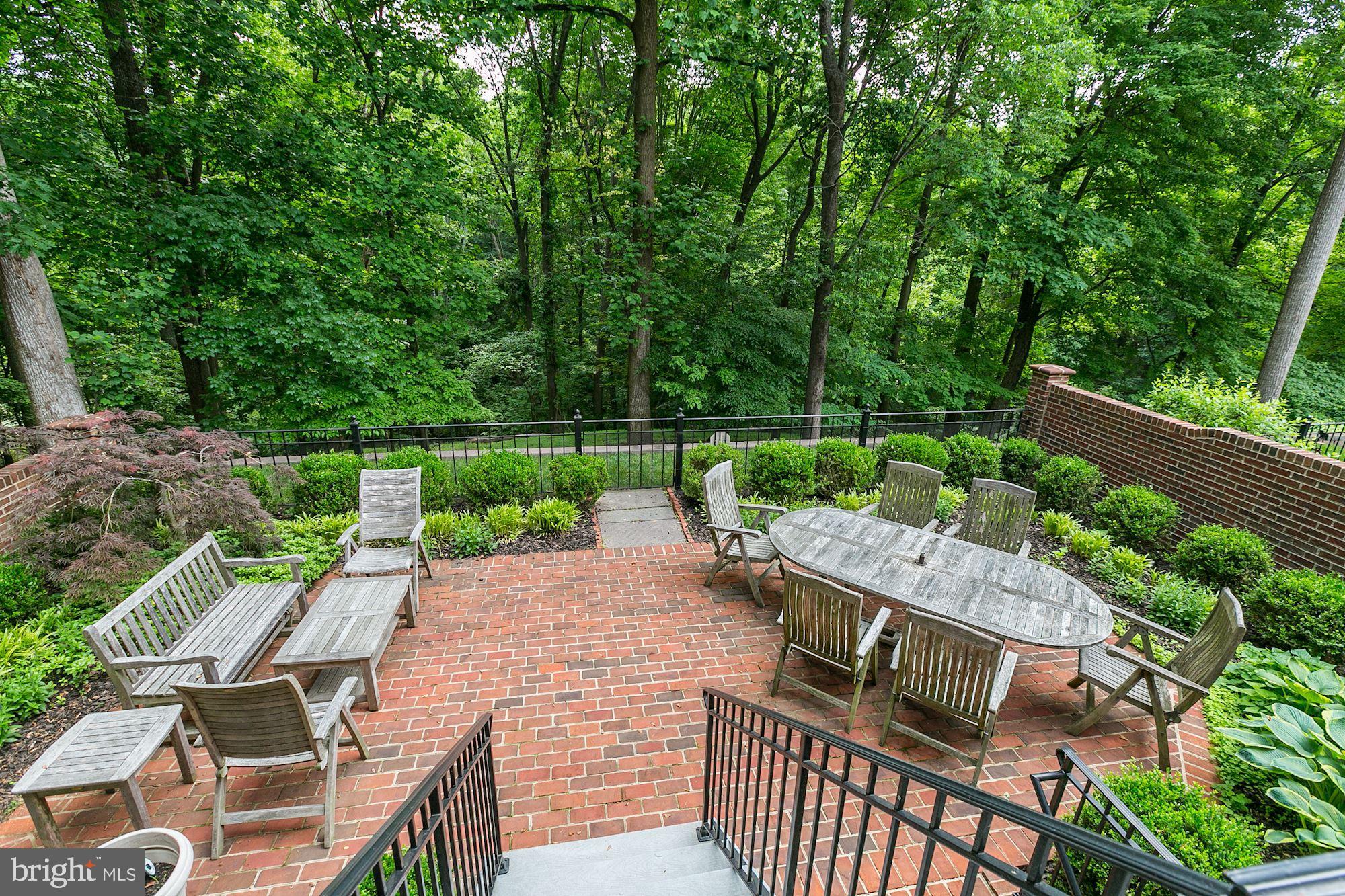 RIVER FALLS - Residential