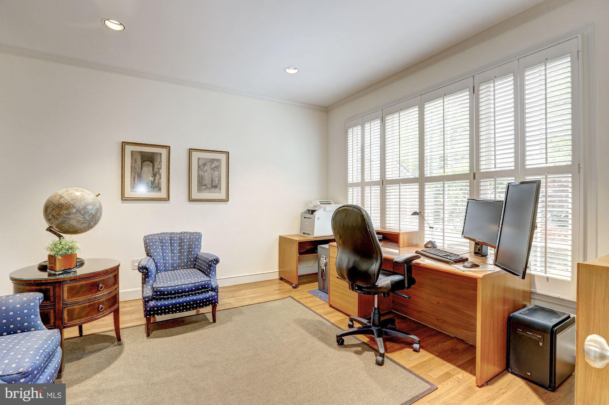 RIVER FALLS - Residential