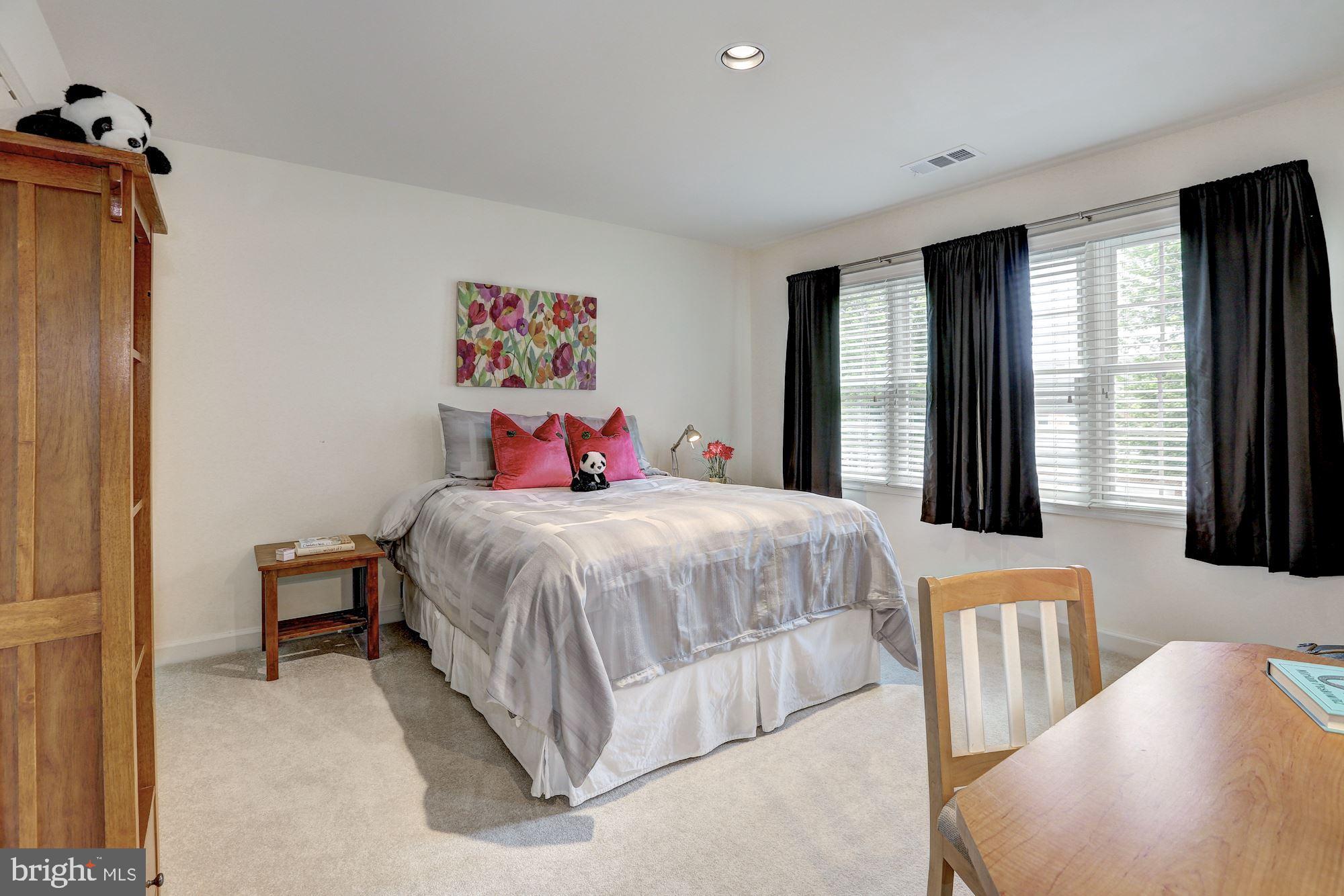 RIVER FALLS - Residential