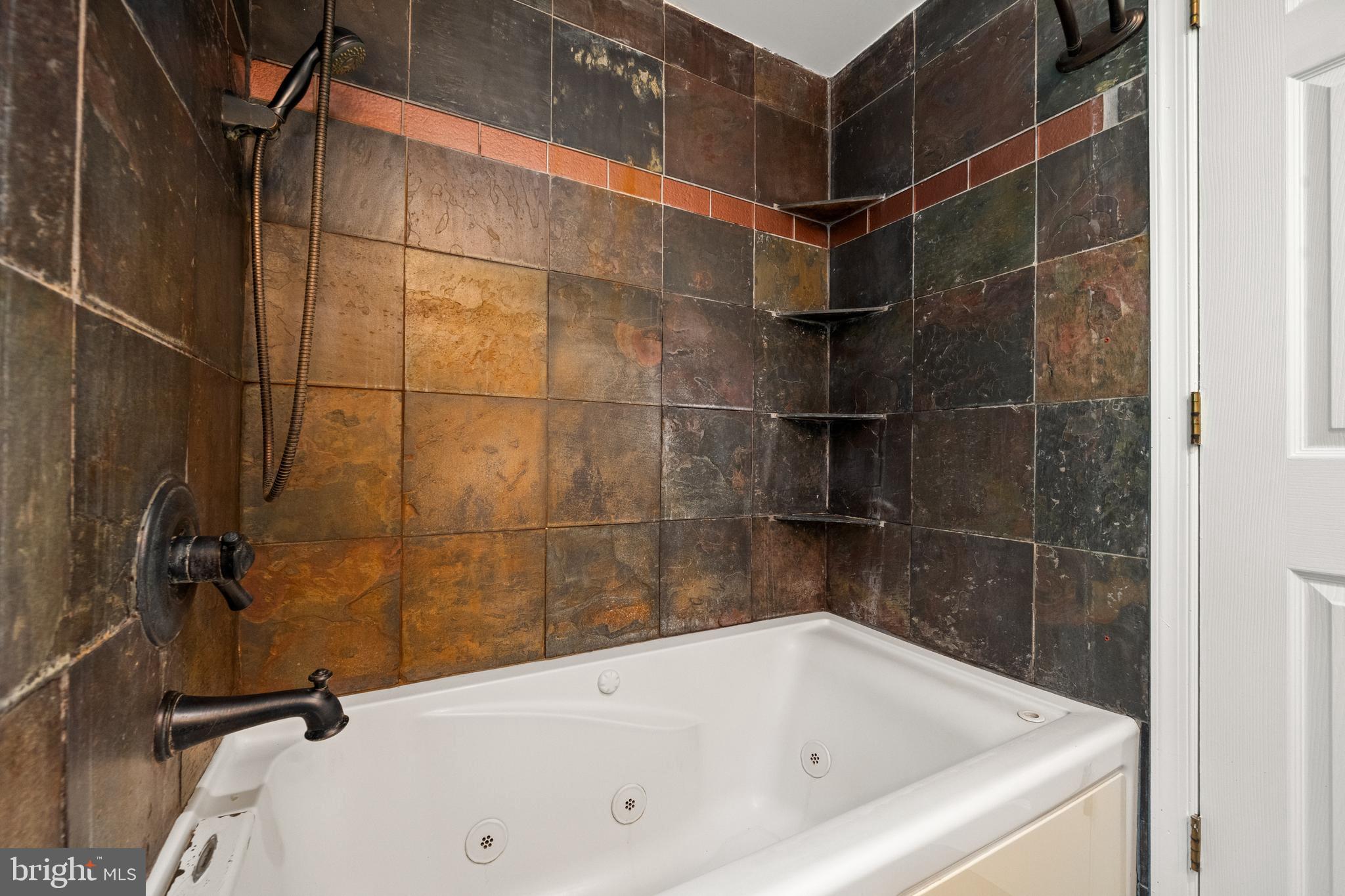 HAMILTON - Residential