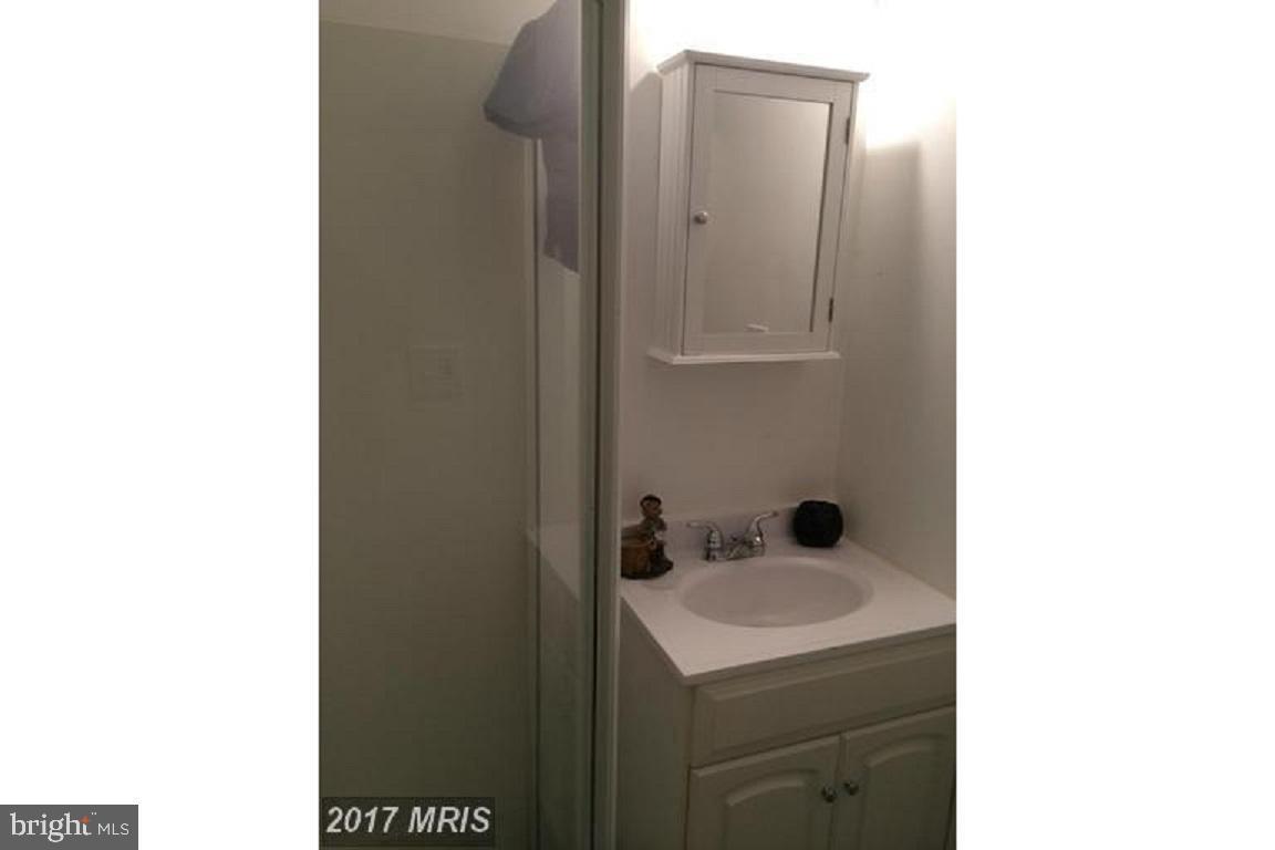 SHEFFIELD MANOR - Residential Lease