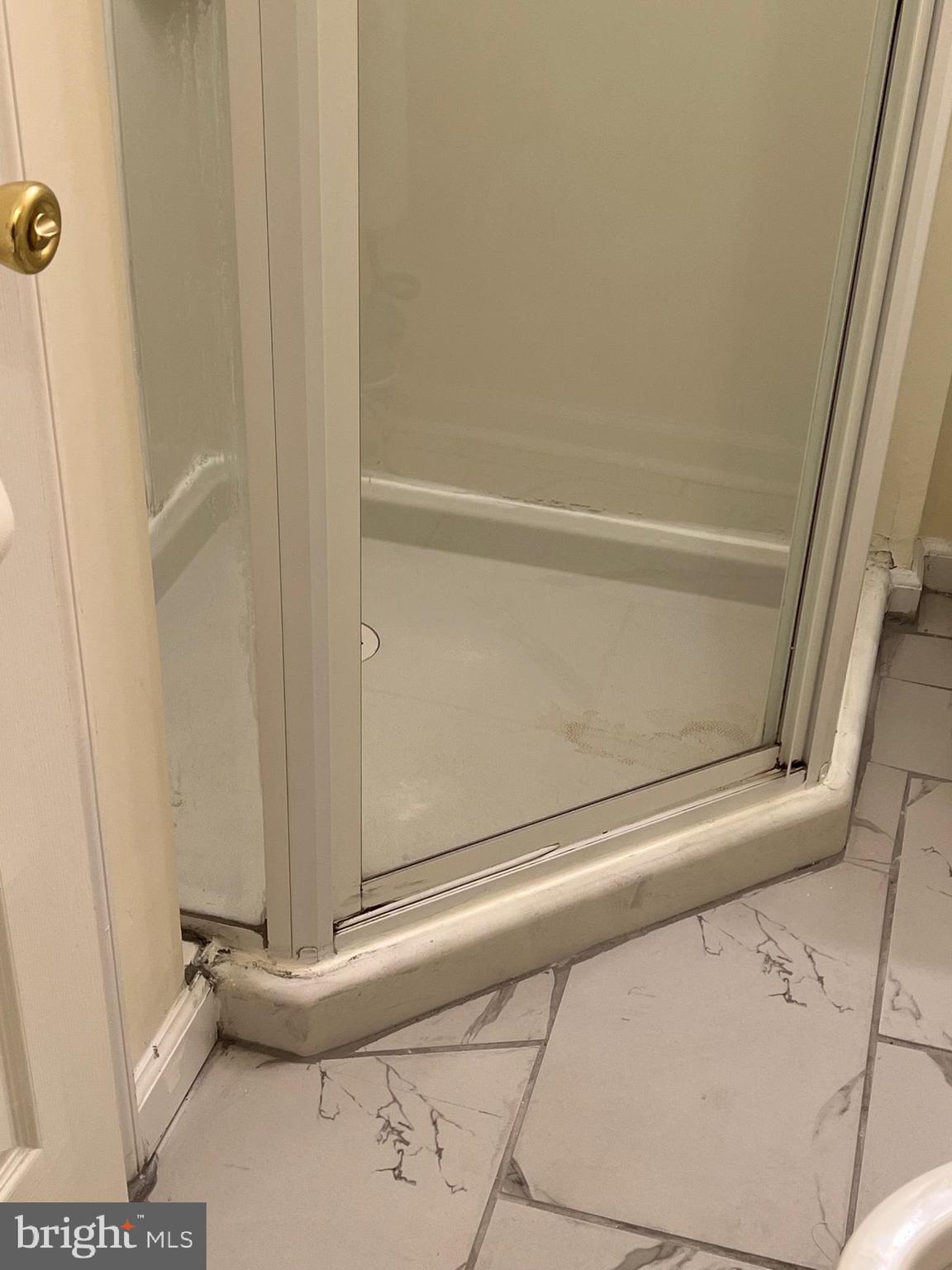 SHEFFIELD MANOR - Residential Lease