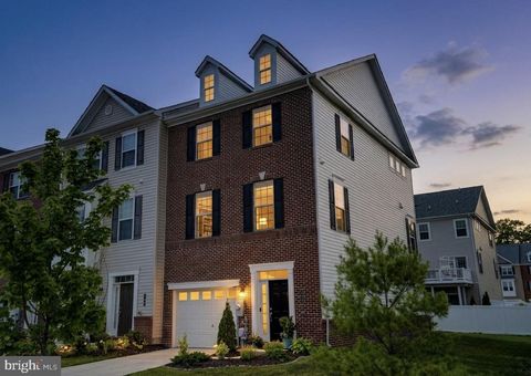 Townhouse For Sale - 901 Ramble Run Road<br/> Baltimore County, BALTIMORE, MD 21220