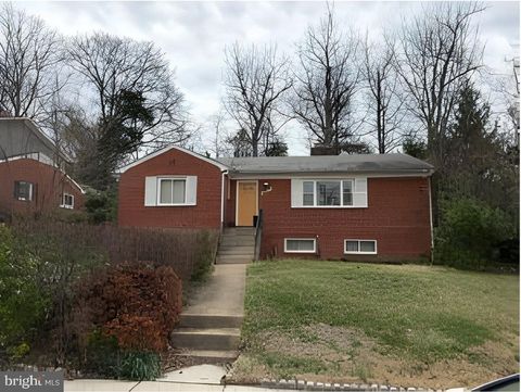 Photo of 1203 Trinity Drive, ALEXANDRIA, VA 22314 (MLS # VAAX2055212)