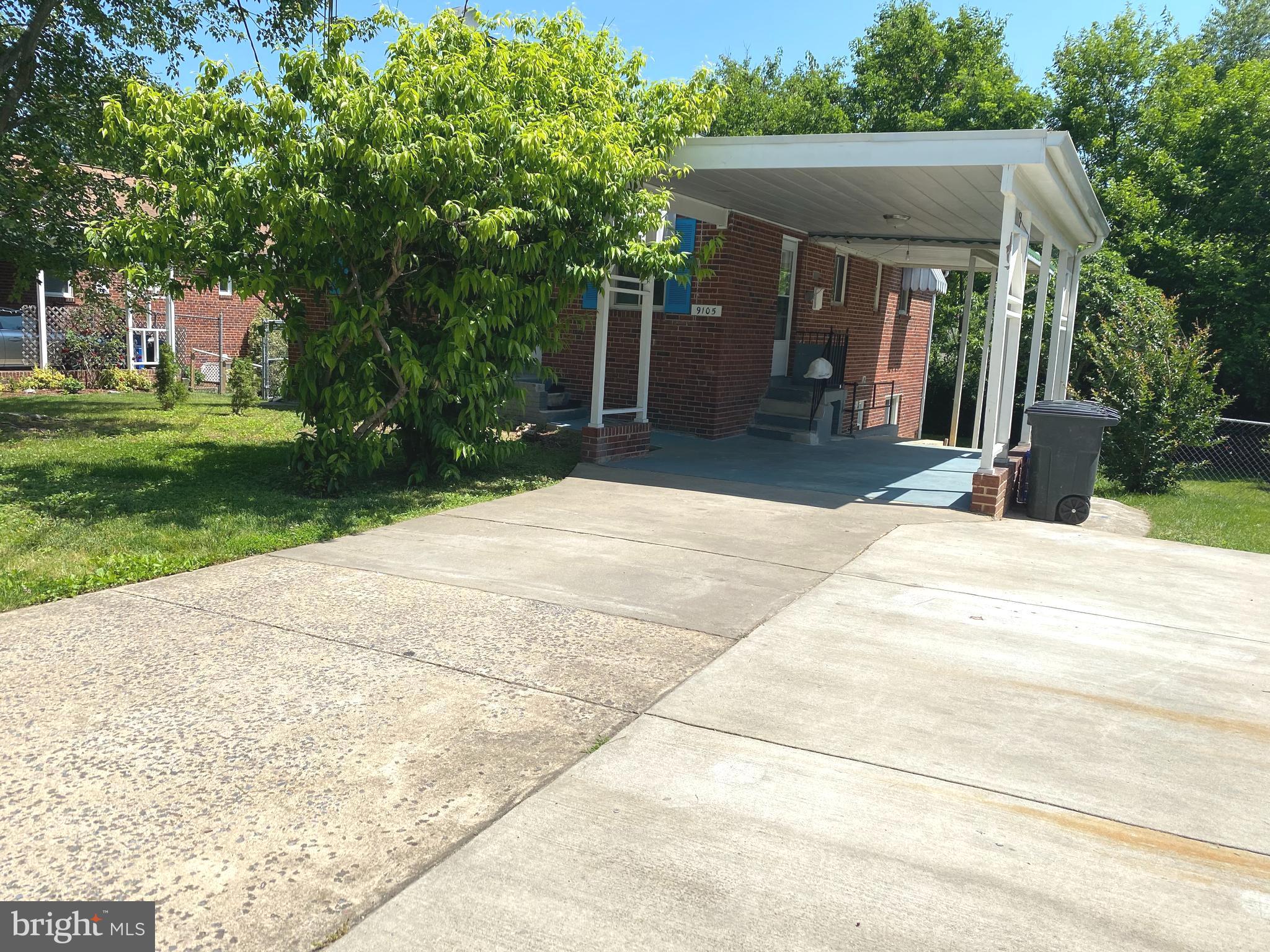 MONTGOMERY KNOLLS - Residential Lease