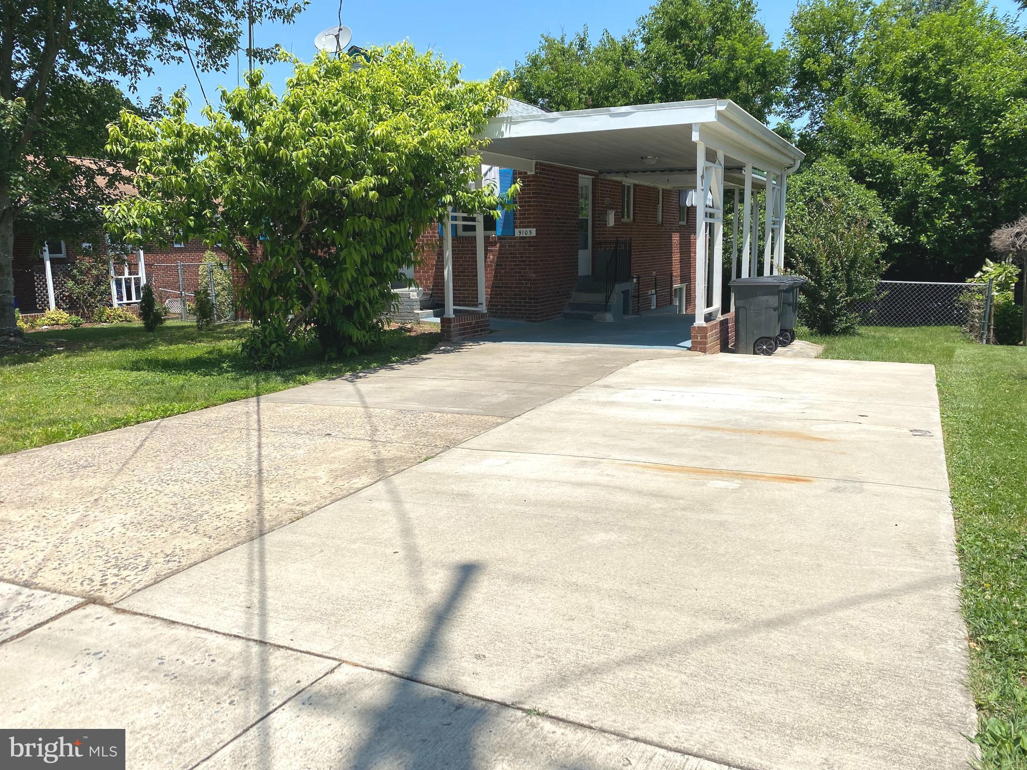 MONTGOMERY KNOLLS - Residential Lease