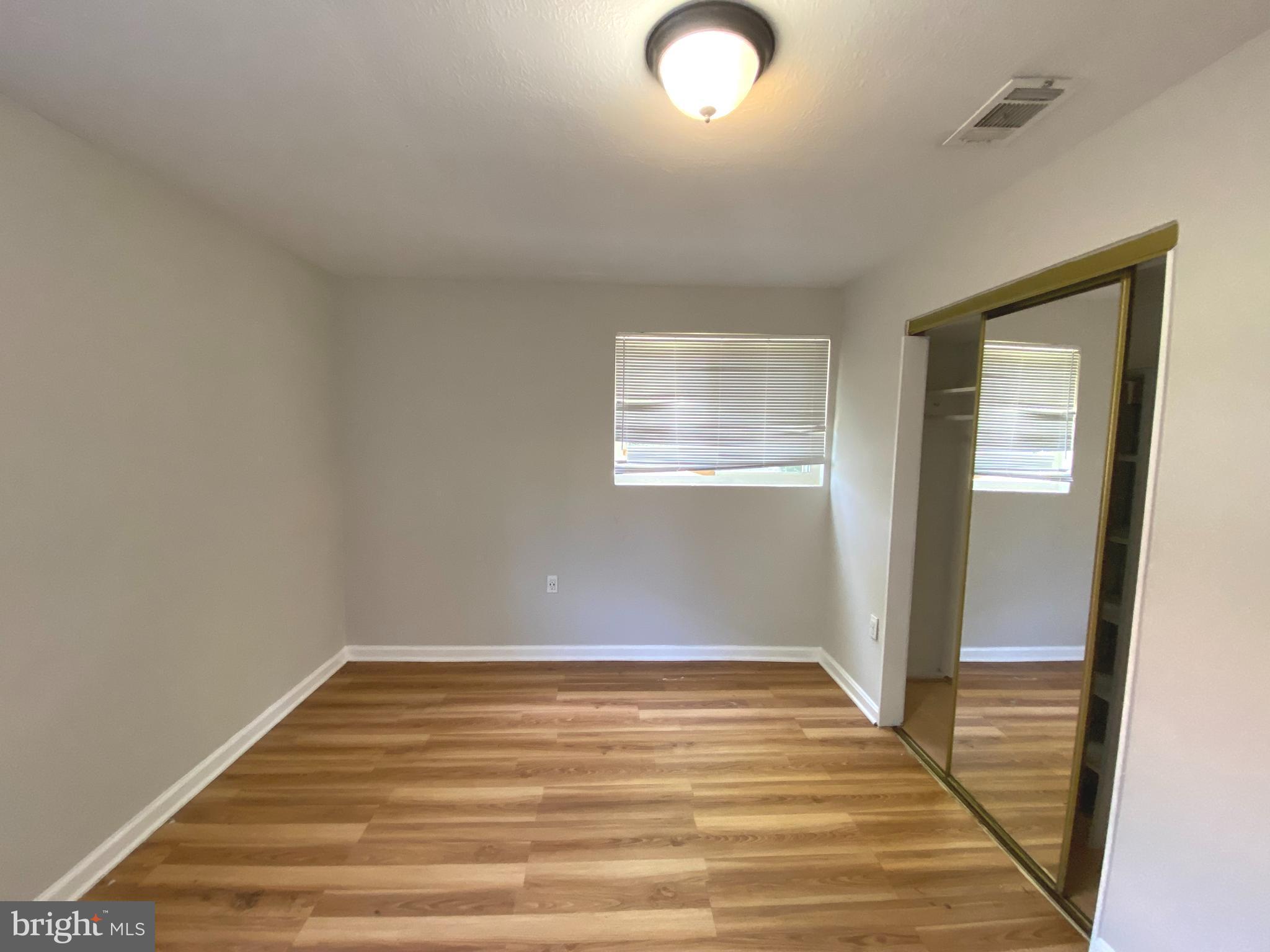 MONTGOMERY KNOLLS - Residential Lease