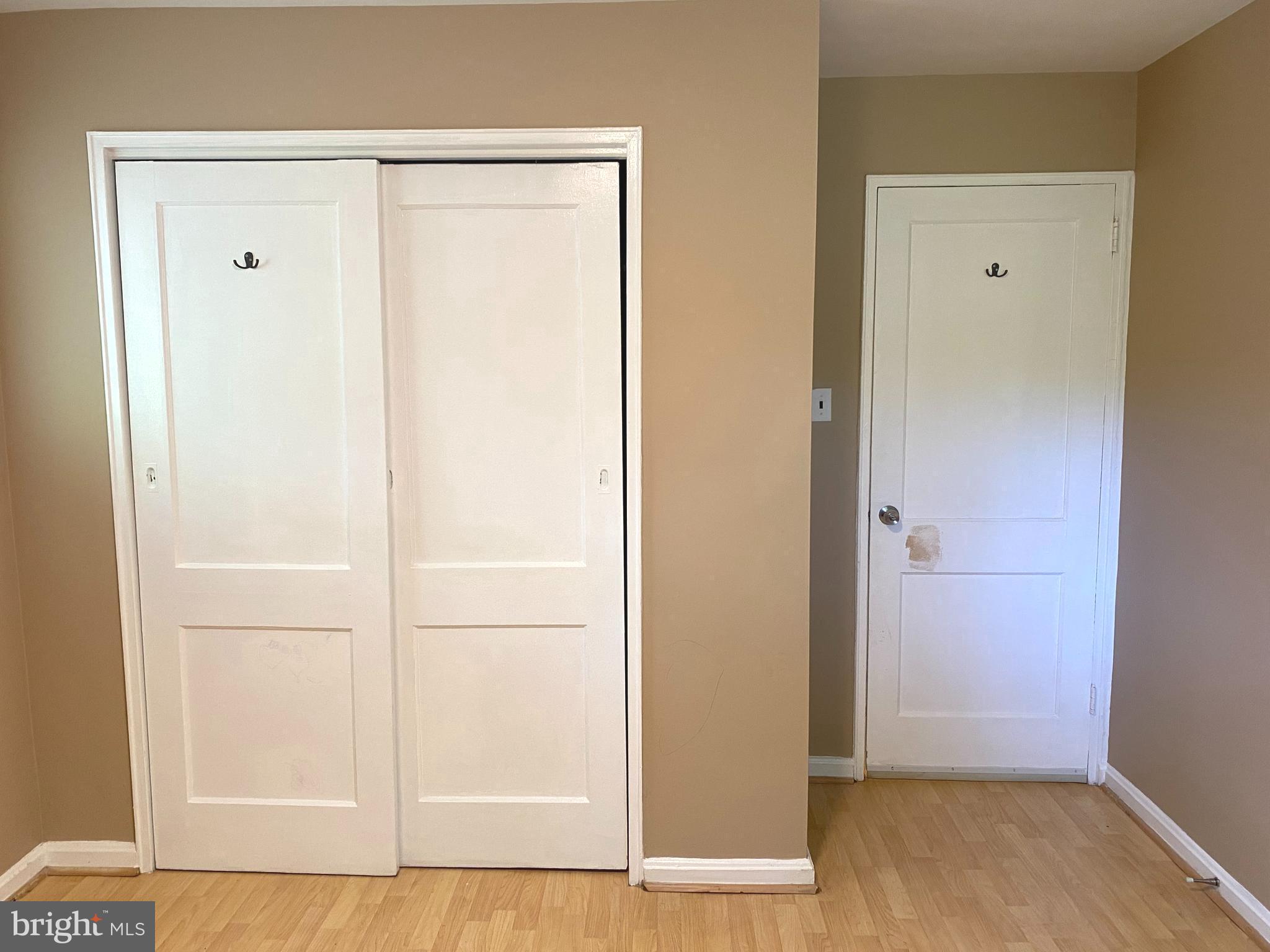 MONTGOMERY KNOLLS - Residential Lease