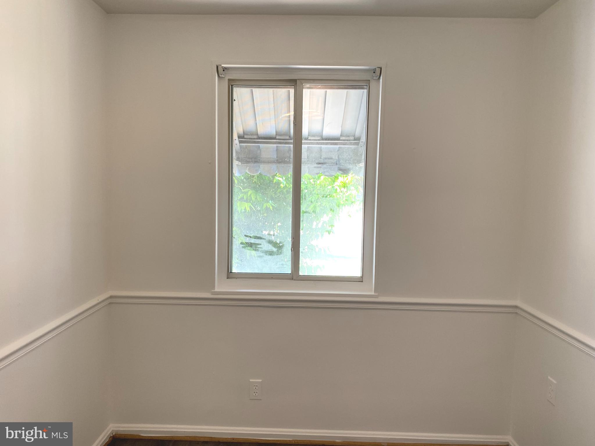 MONTGOMERY KNOLLS - Residential Lease