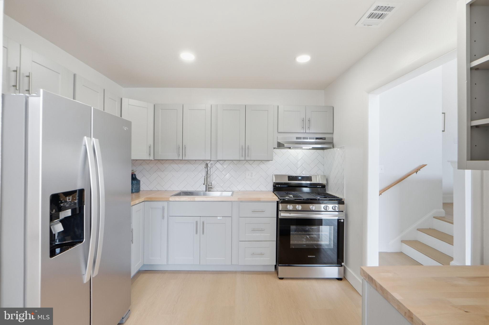 NORTH CRK PLACE - Residential