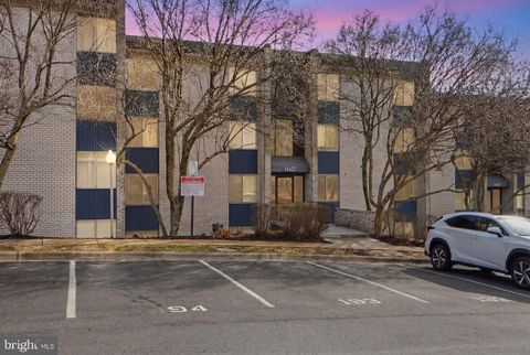 Photo of 14427 Parkvale Road #UNIT 7, ROCKVILLE, MD 20853 (MLS # MDMC2217834)