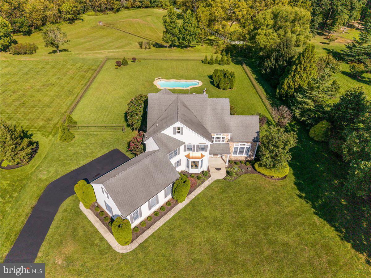 18 SUNFLOWER CIRCLE