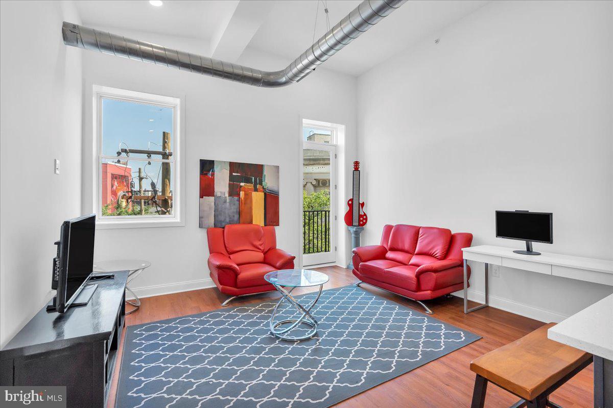 FAIRMOUNT - Residential Lease