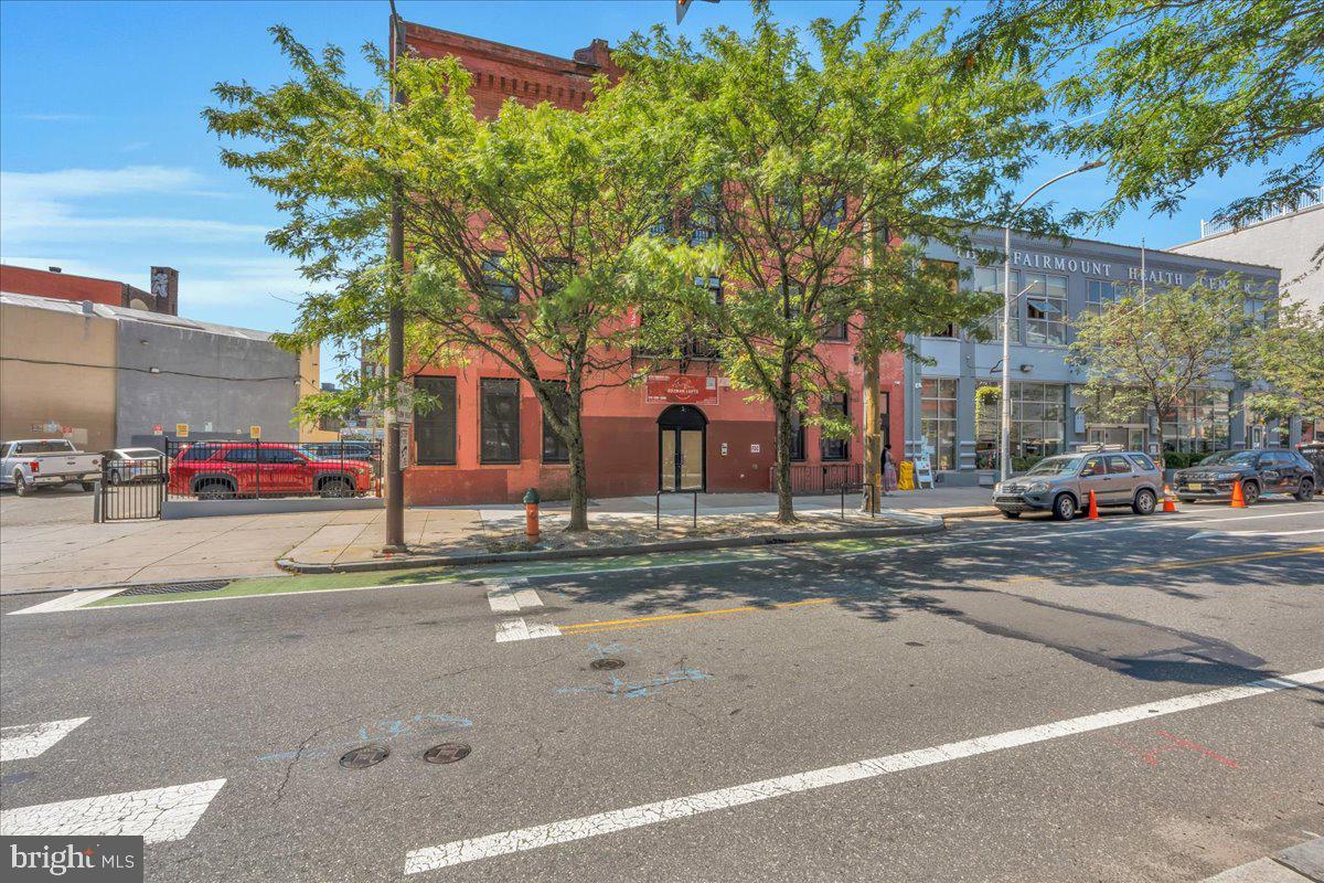 FAIRMOUNT - Residential Lease